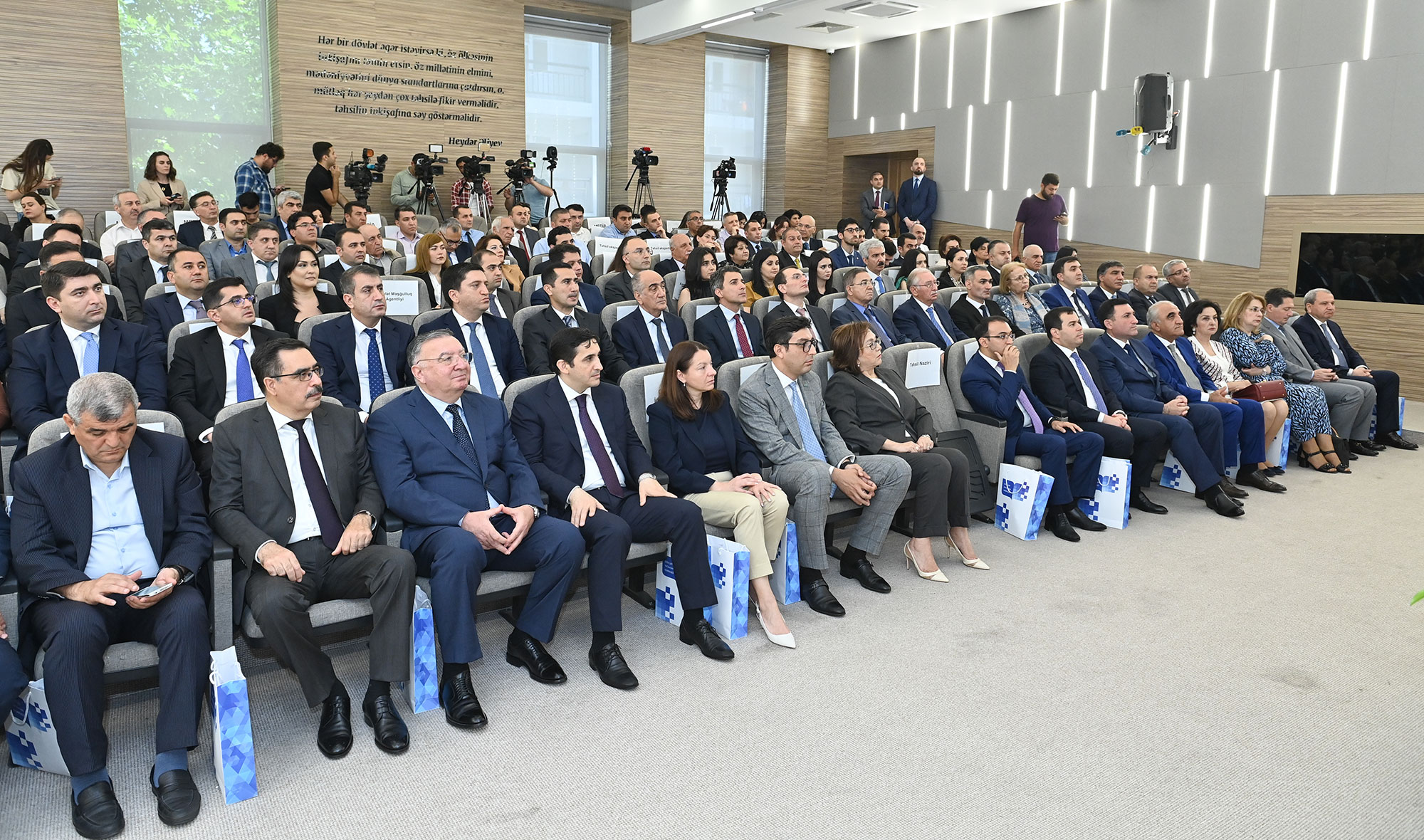 “Abituriyent” jurnalının 12-ci nömrəsinin təqdimatı keçirilib