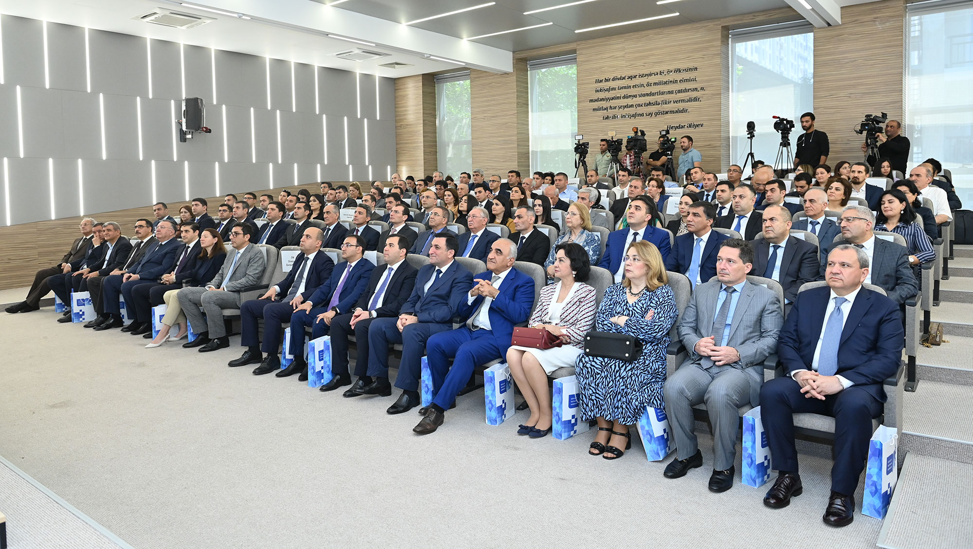 “Abituriyent” jurnalının 12-ci nömrəsinin təqdimatı keçirilib