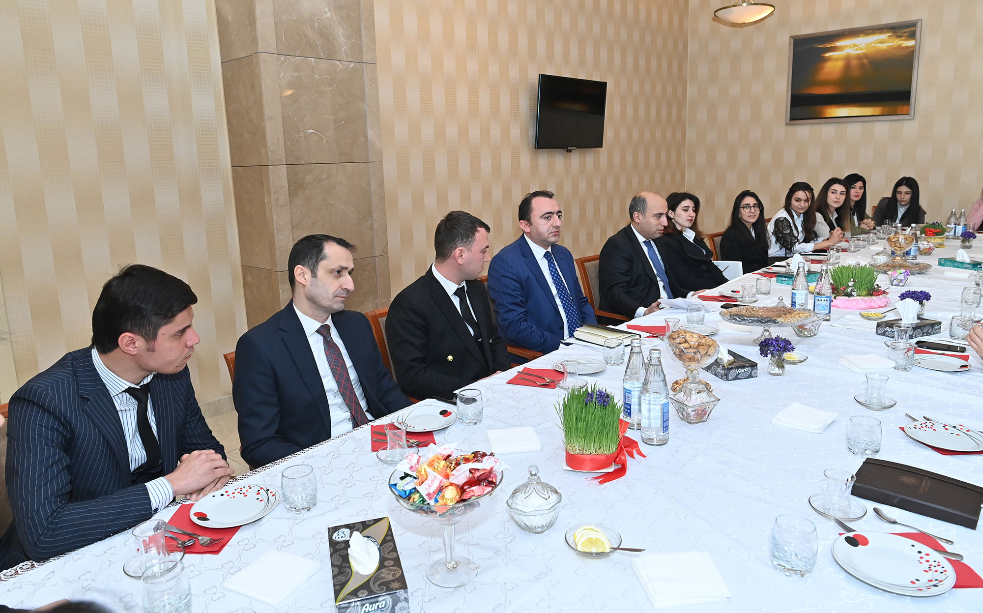 Emin Əmrullayev Ağdaşda regionun təhsil işçiləri ilə görüşüb