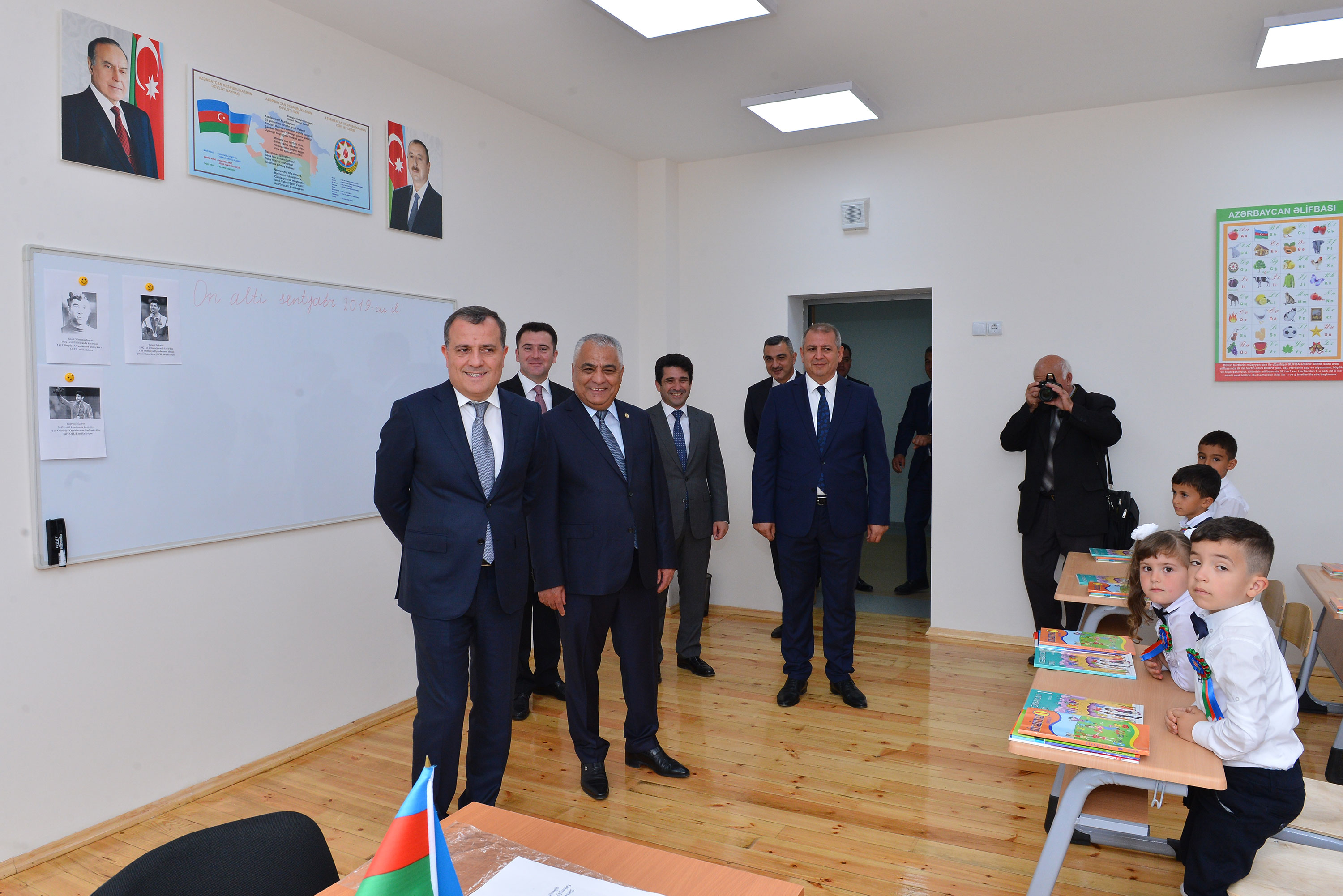 Təhsil naziri Qubanın Alekseyevka kəndində ilk dərs günündə iştirak edib