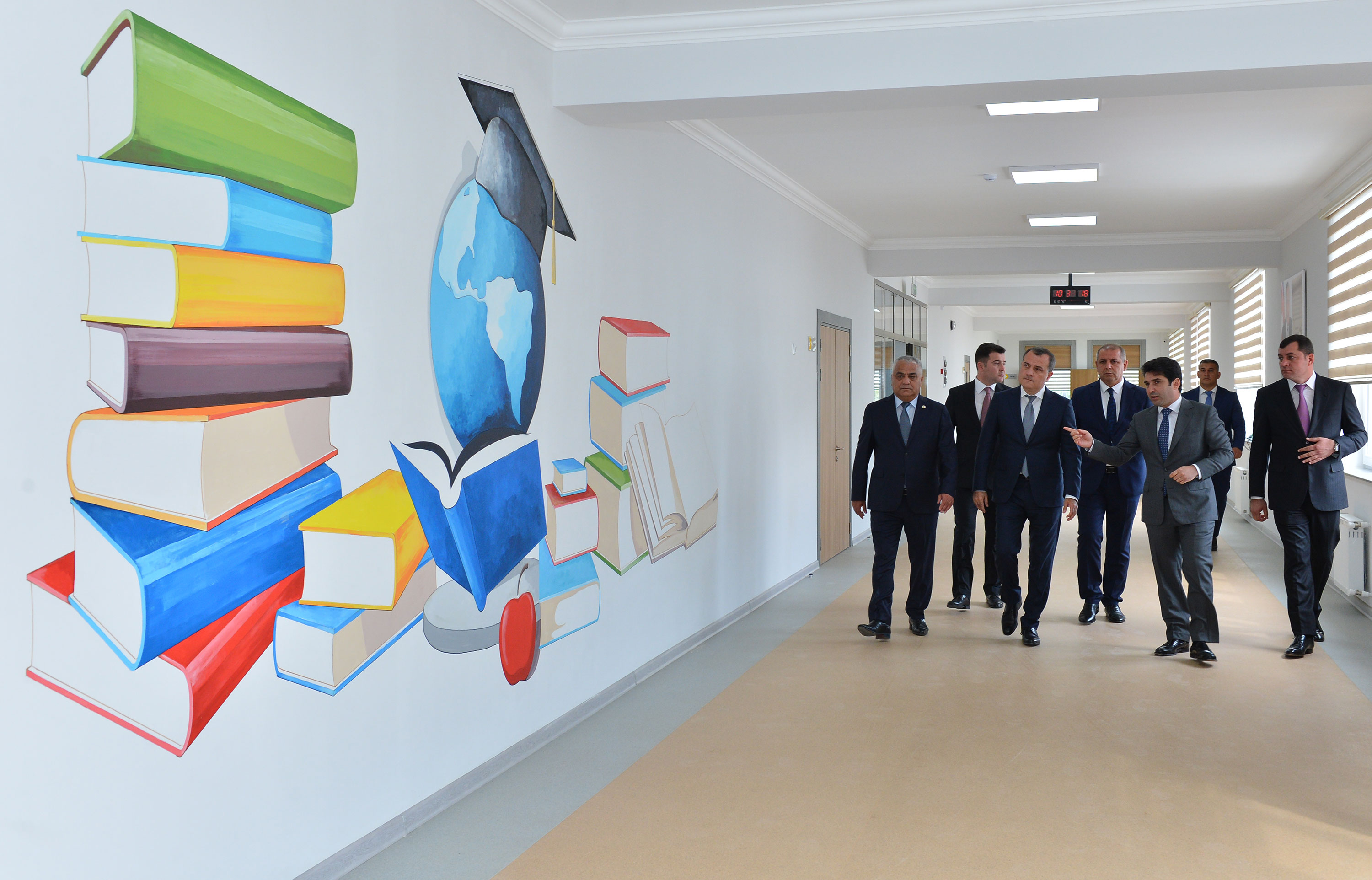 Təhsil naziri Qubanın Alekseyevka kəndində ilk dərs günündə iştirak edib