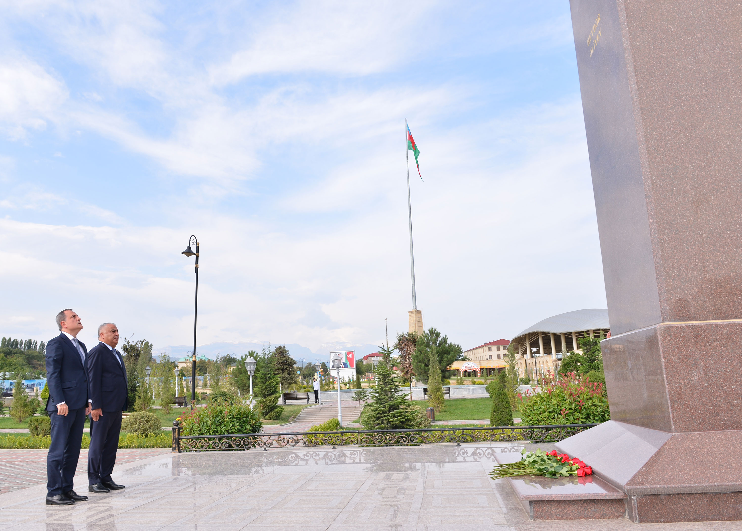 Təhsil naziri Qubanın Alekseyevka kəndində ilk dərs günündə iştirak edib