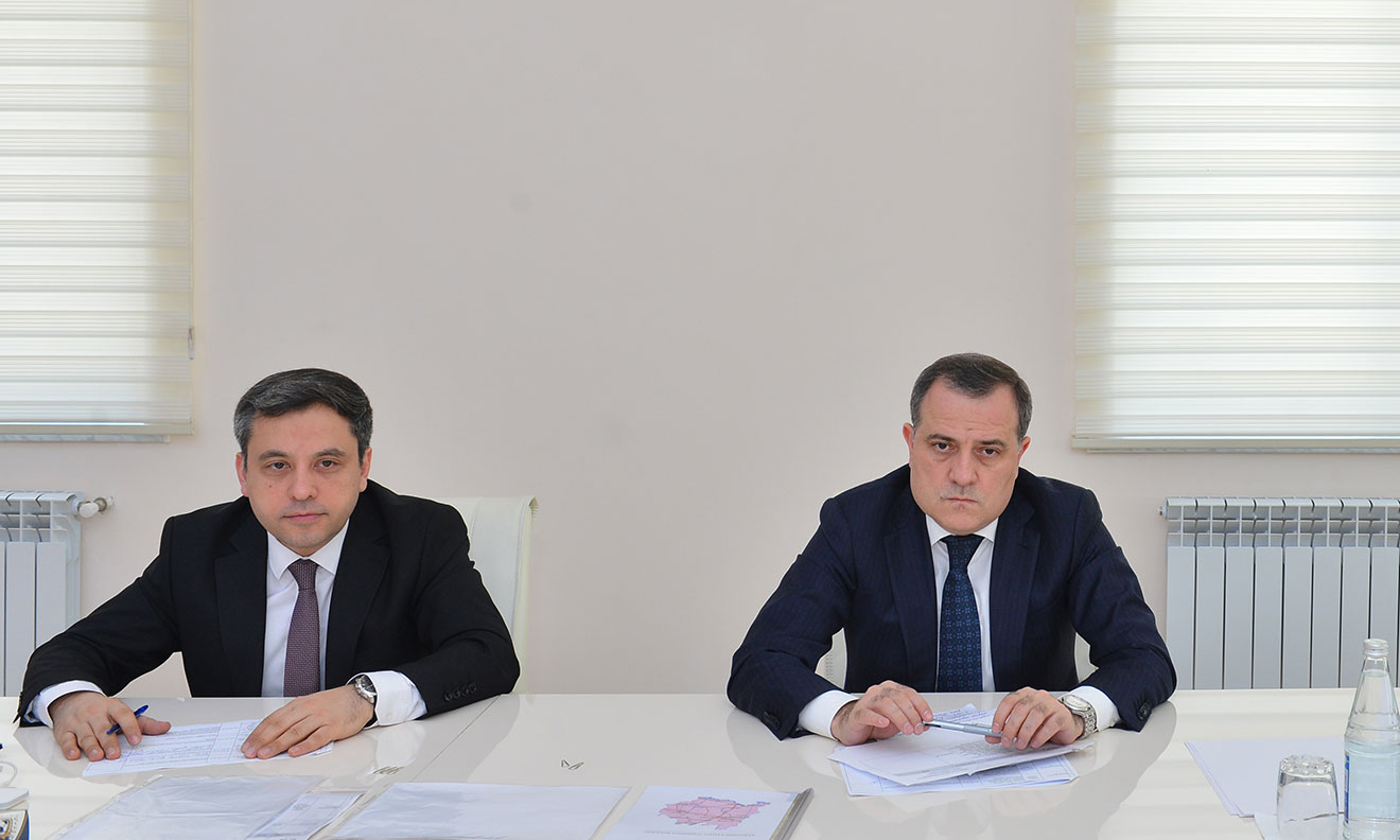 Təhsil naziri Kürdəmirdə vətəndaşları qəbul edib