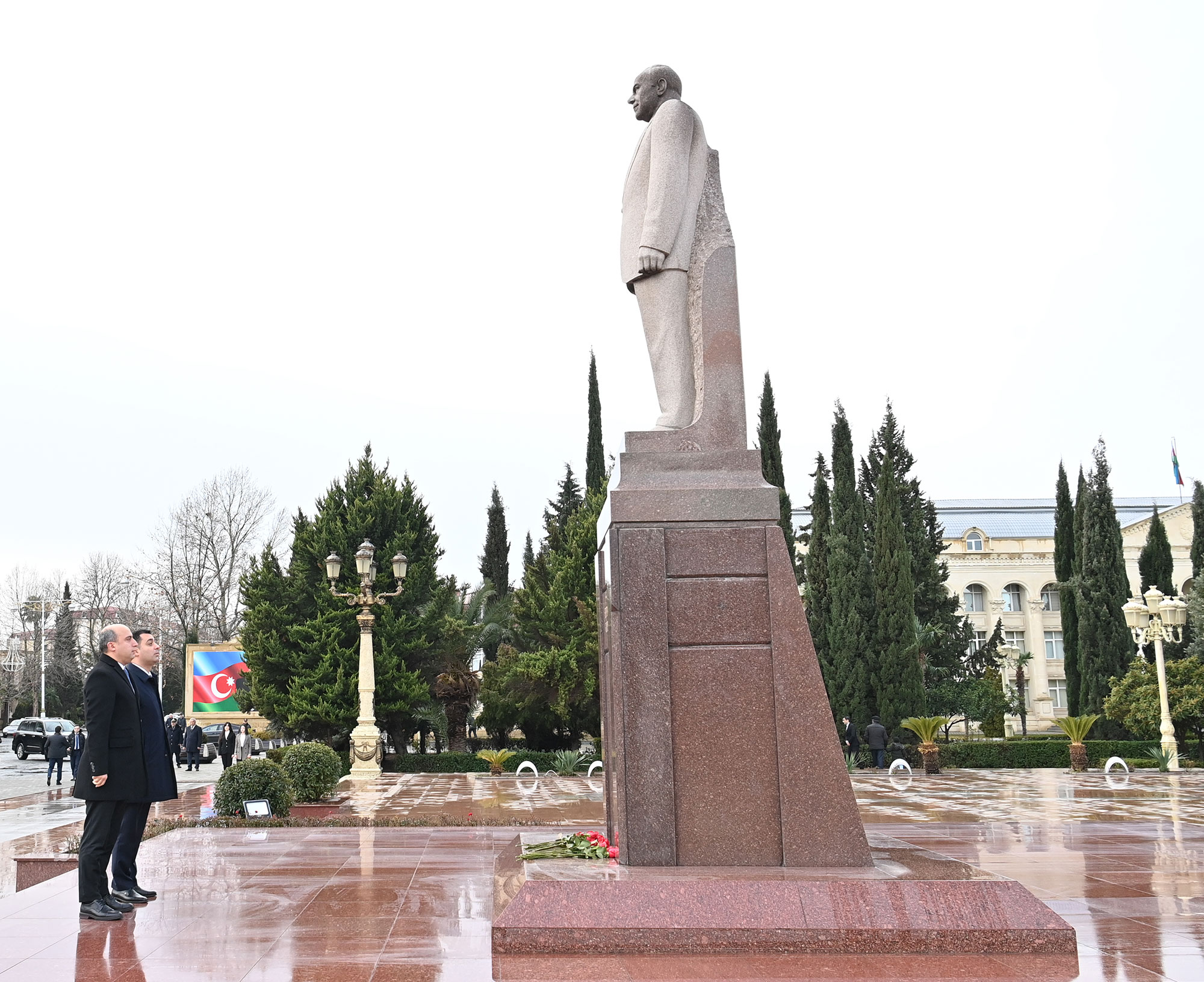 Elm və təhsil naziri Yevlaxda vətəndaşları qəbul edib
