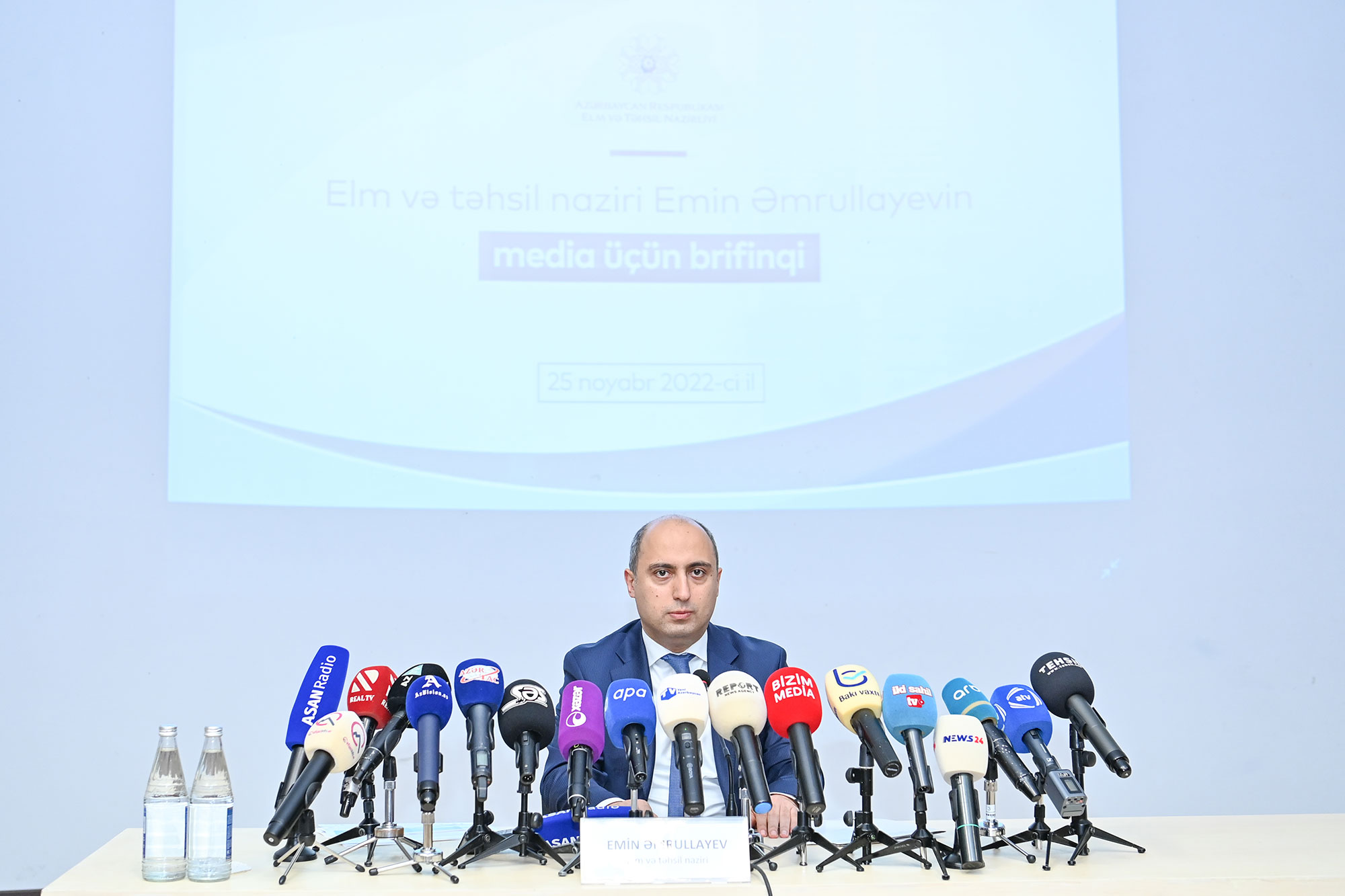 Elm və təhsil naziri media üçün brifinq keçirib