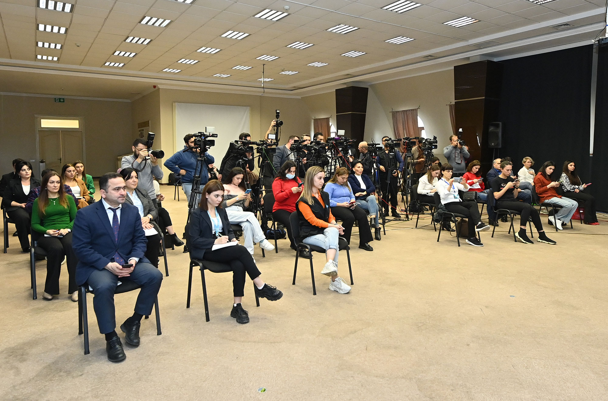 Elm və təhsil naziri media üçün brifinq keçirib