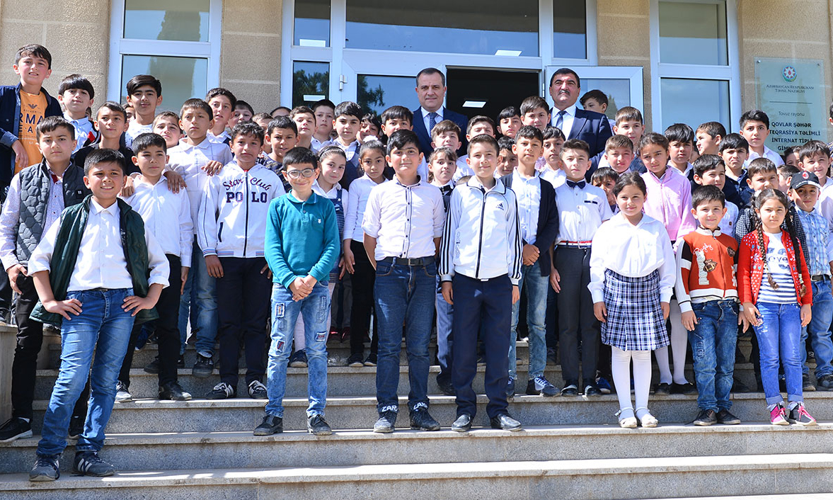 Təhsil naziri İnteqrasiya təlimli internat tipli gimnaziyada olub