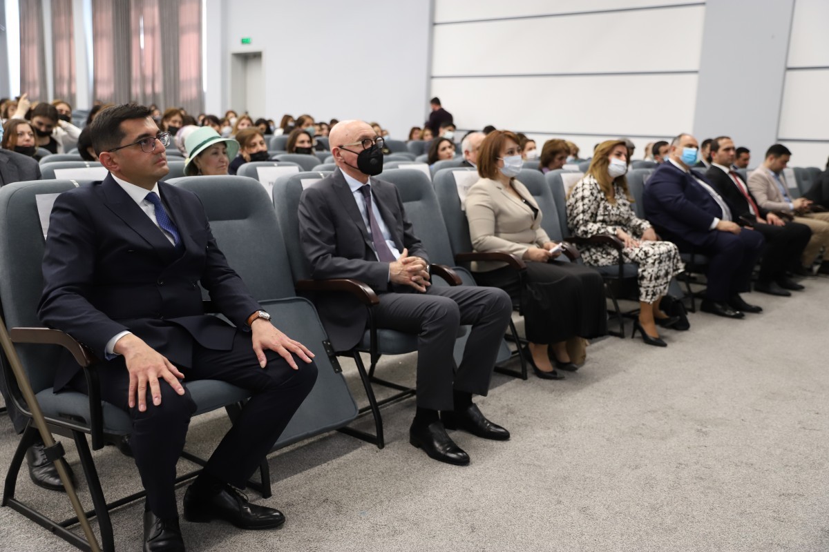 İrəvan Müəllimlər Seminariyasının 140 illiyinə həsr edilən elmi konfrans keçirilib