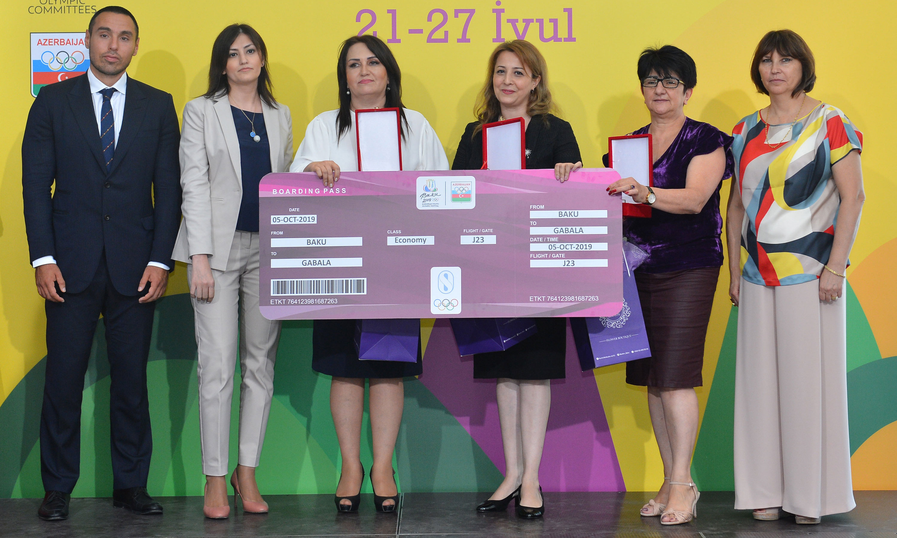 XV Avropa Gənclər Olimpiya Festivalında uğur qazanan idmançılarımızla Milli Olimpiya Komitəsində görüş keçirilib