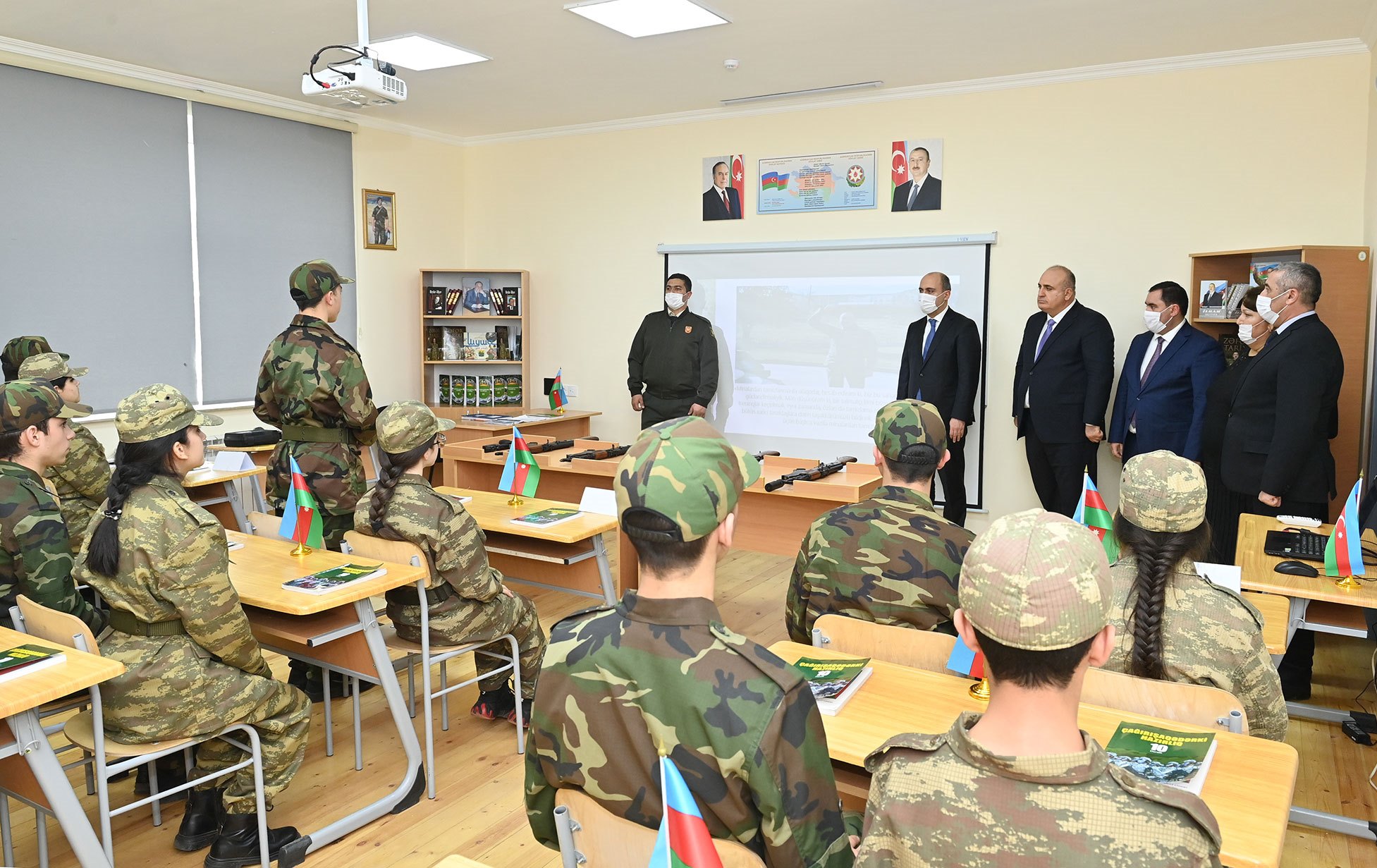 Şagirdlər üçün partlayıcı sursatların təhlükəsinə dair maarifləndirmə tədbiri keçirilib