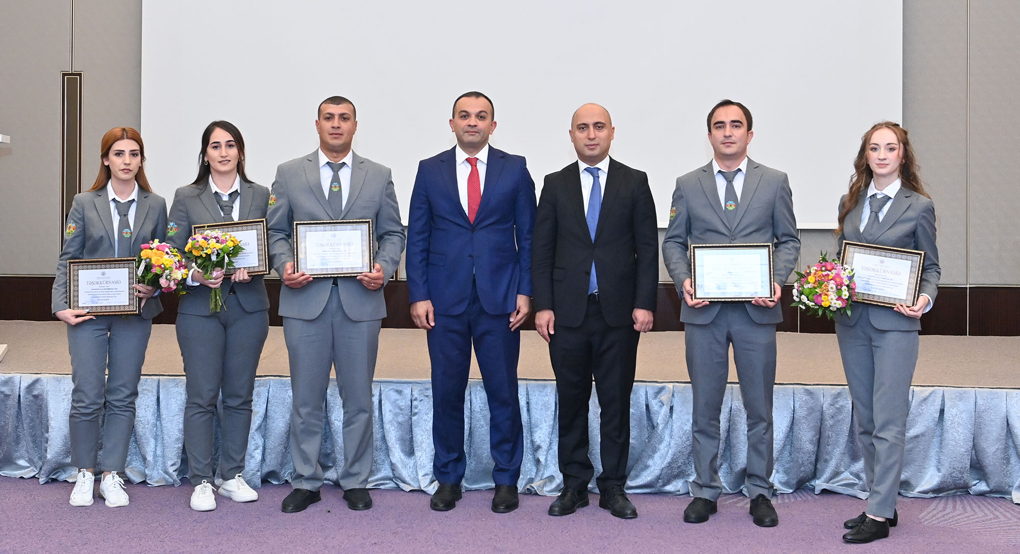 İlk sertifikatlar elm və təhsili naziri tərəfindən müəllimlərə təqdim edildi