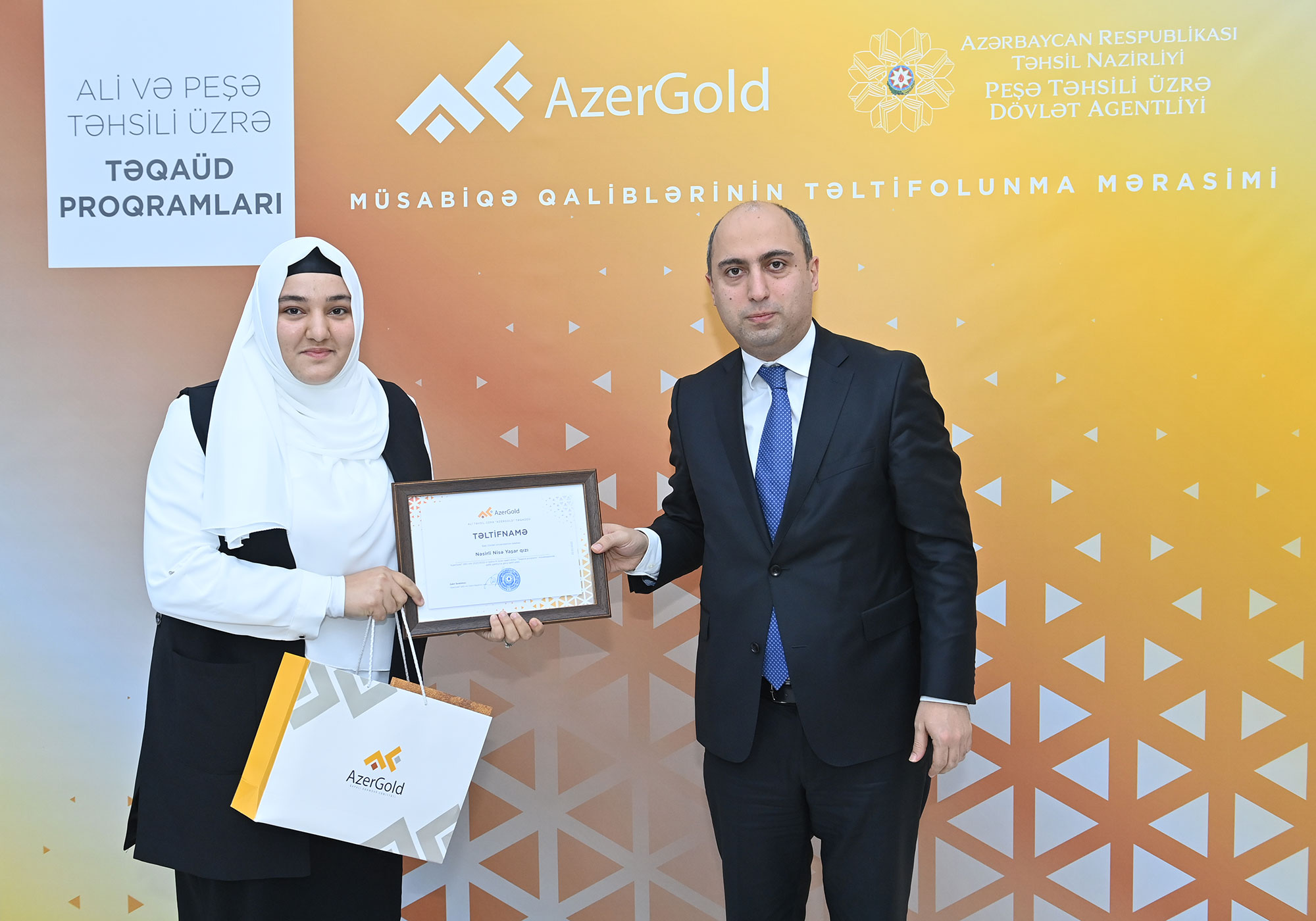 Peşə və ali təhsil müəssisələri üçün elan edilmiş təqaüd proqramlarının qalibləri mükafatlandırılıb