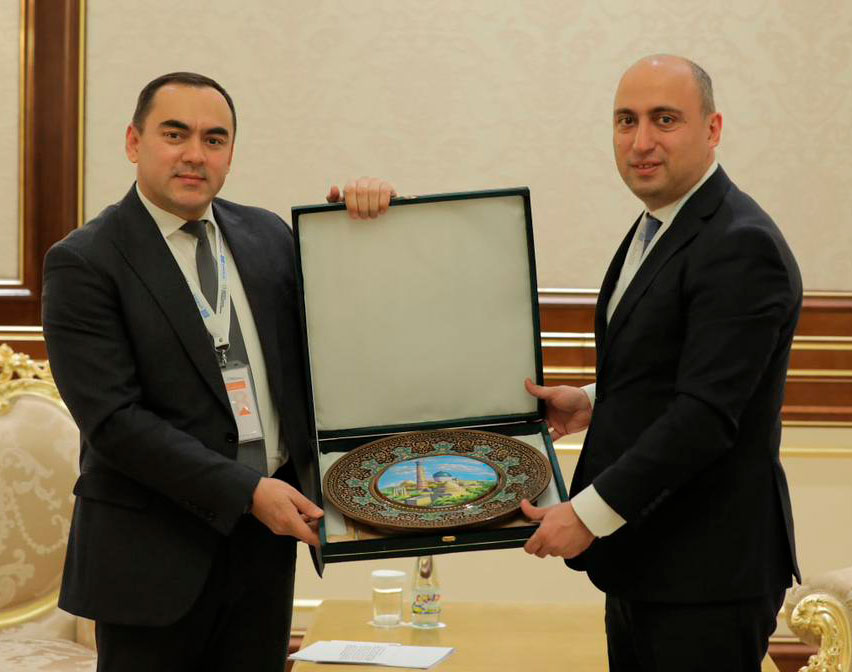 Elm və təhsil naziri Özbəkistanda görüşlər keçirib