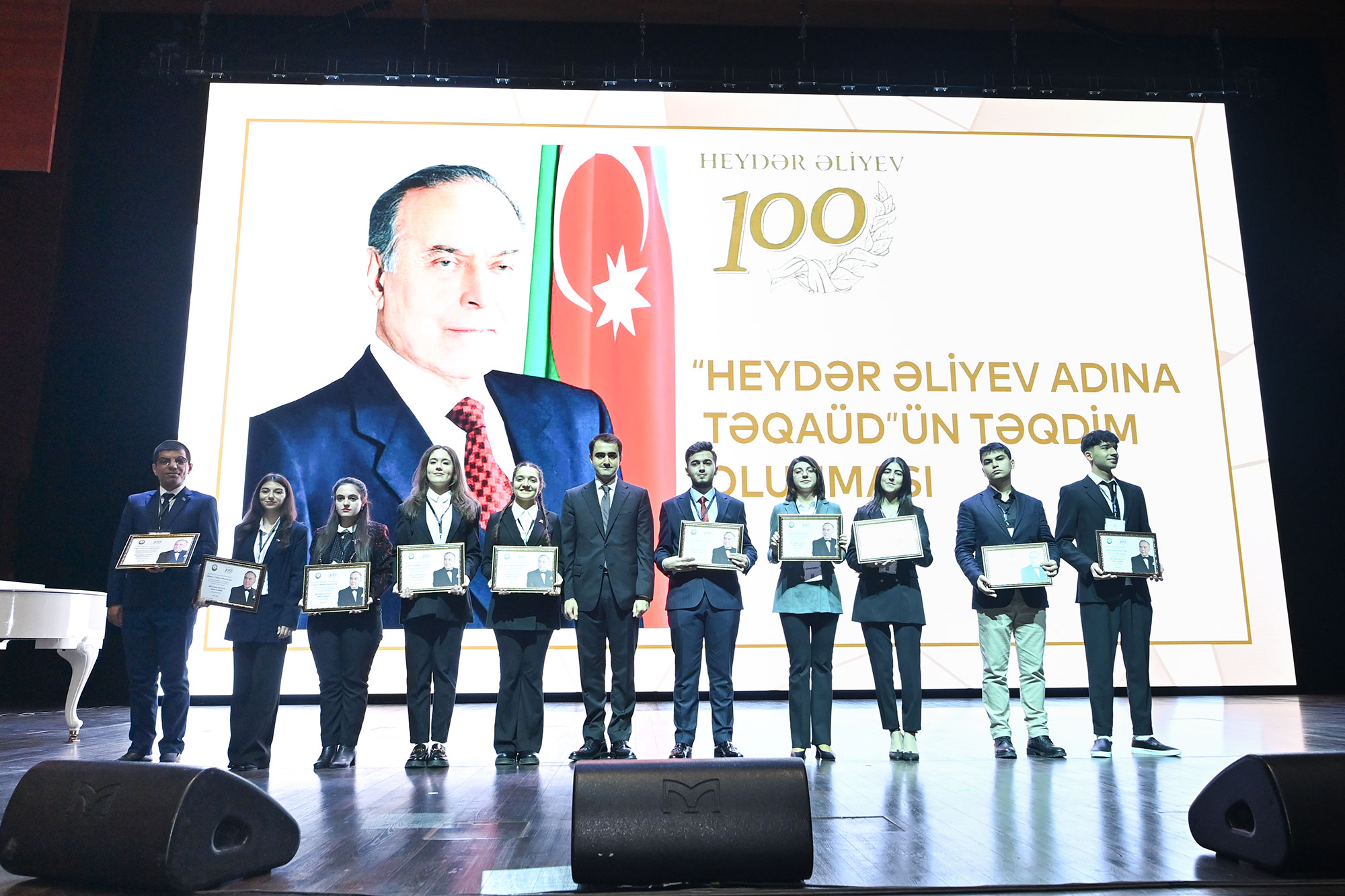 Azərbaycan müəllimlərinin XVI qurultayı başa çatıb