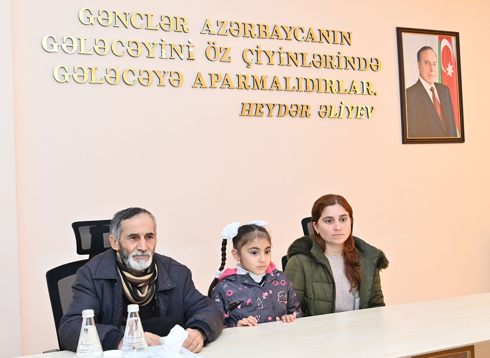 Nazir Saatlıda vətəndaşları qəbul edib