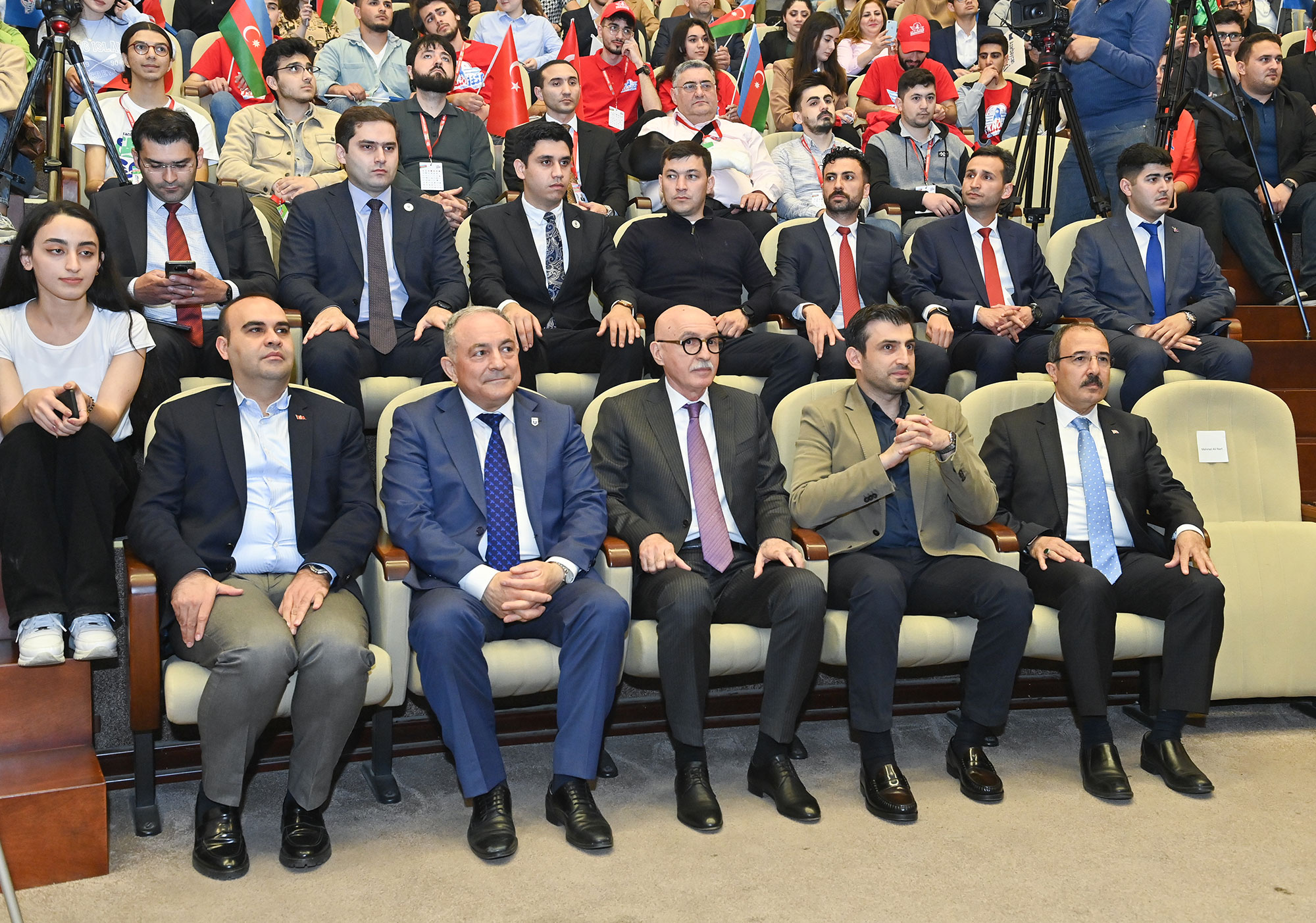Selçuk Bayraktara Azərbaycan Texniki Universitetinin fəxri doktoru adı verilib