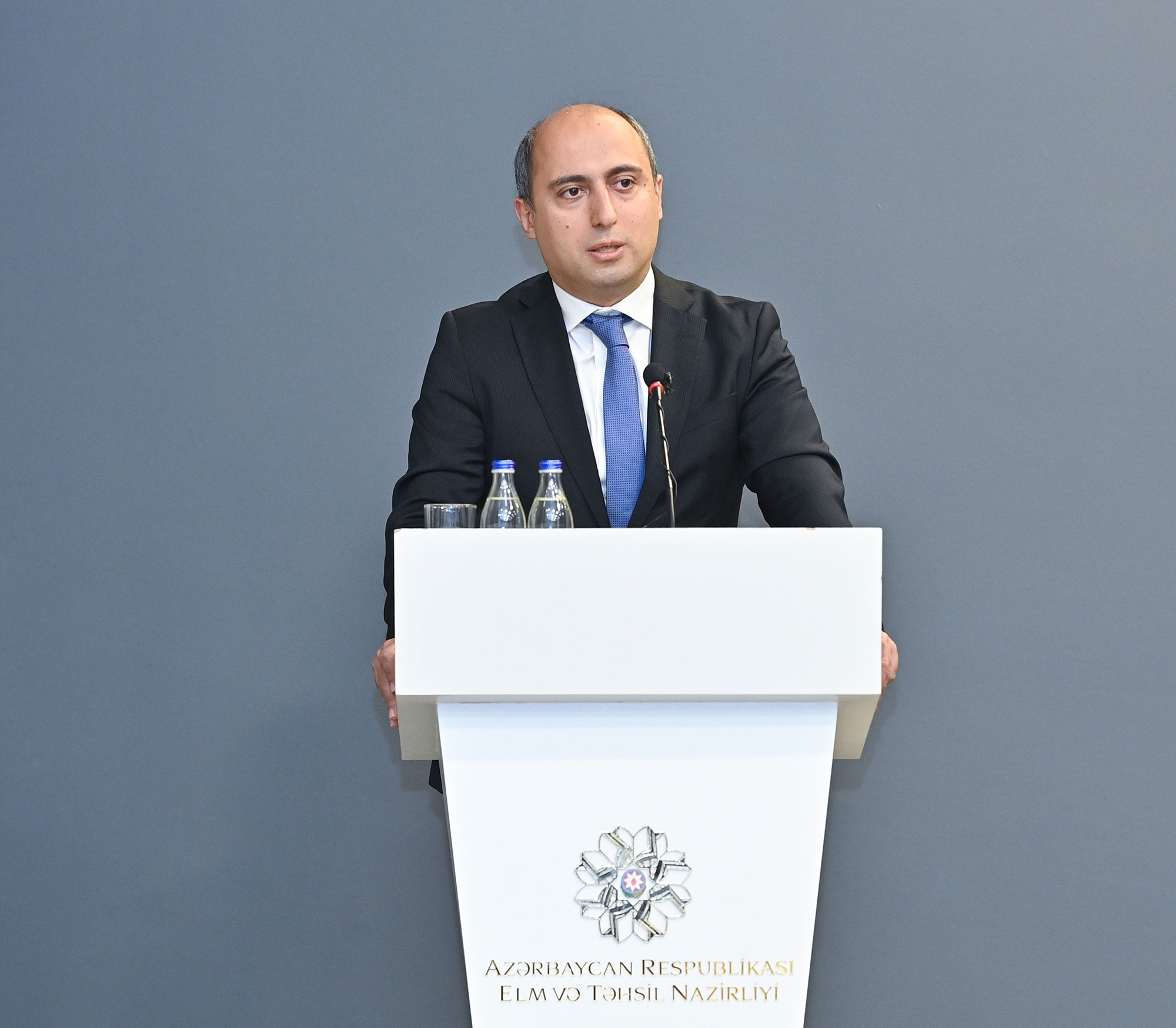 Elm və təhsil naziri Dövlət Proqramı çərçivəsində xaricdə təhsil hüququ qazanan tələbələrlə görüşüb