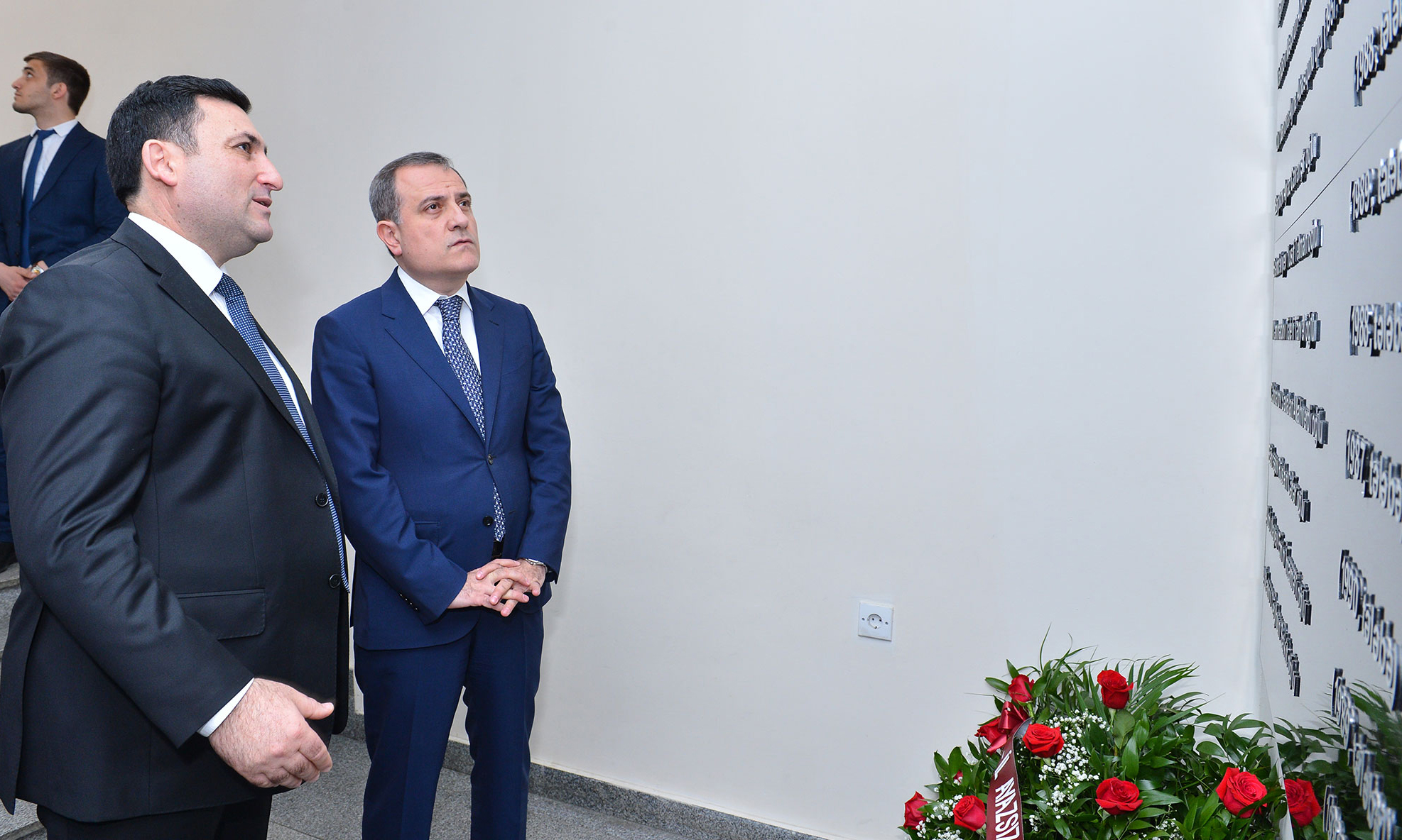 Nazir terror qurbanlarının xatirəsini yad edib