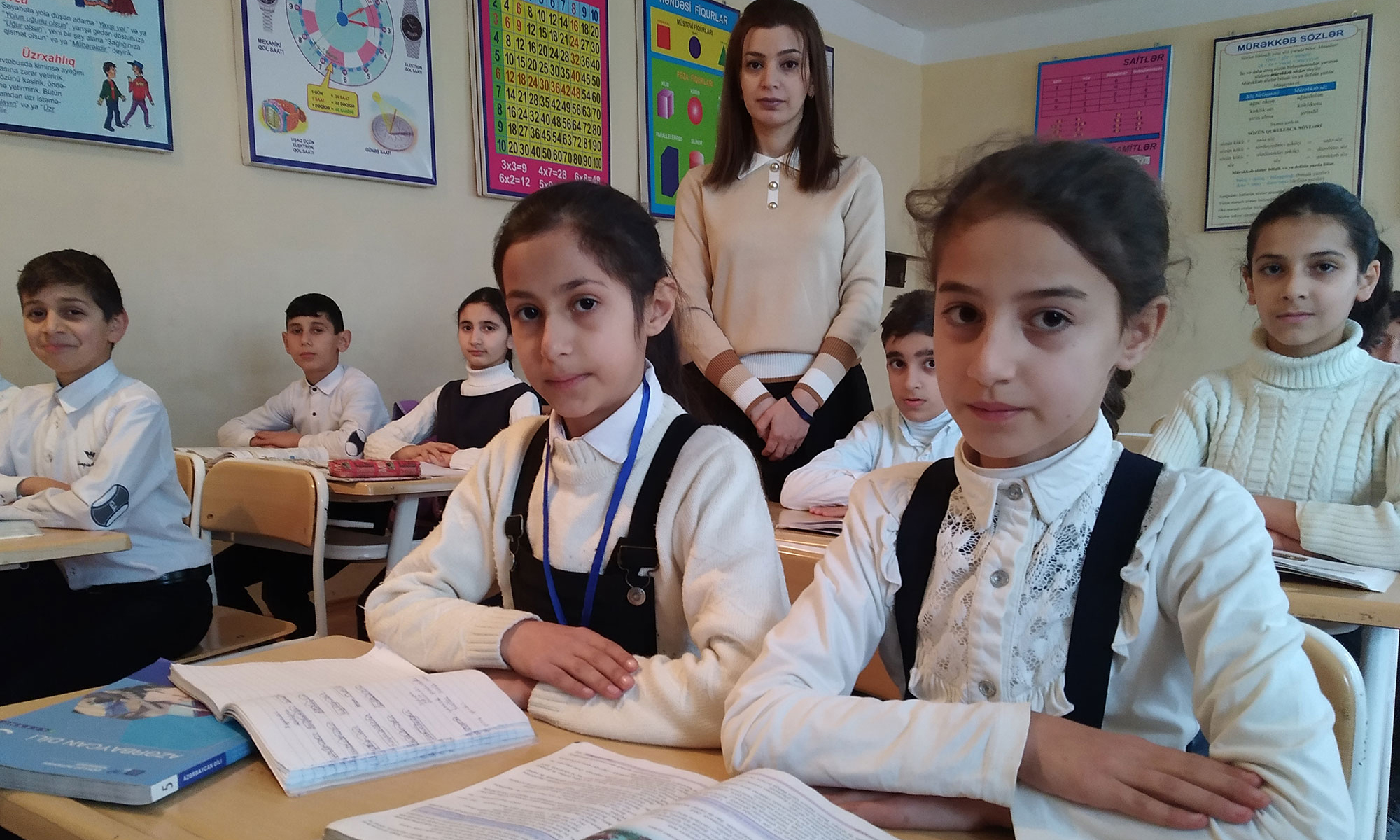 “Bizim müəllim”