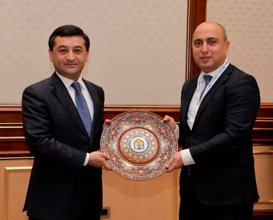 Emin Əmrullayev Özbəkistanın xalq təhsili naziri ilə görüşüb