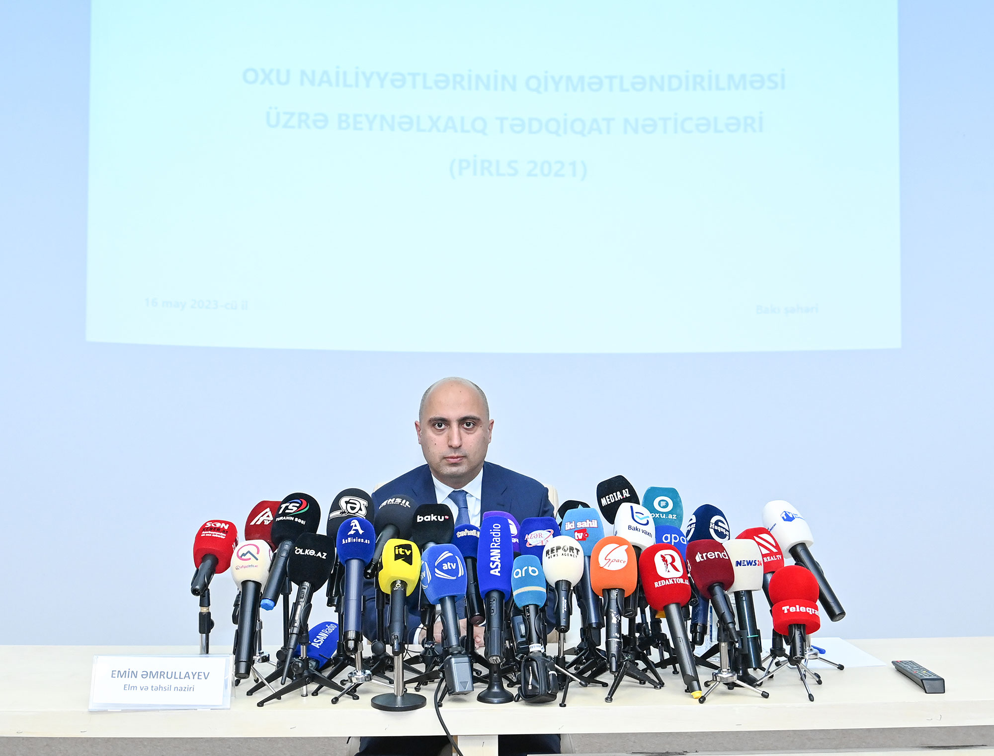 Elm və təhsil naziri media üçün brifinq keçirib