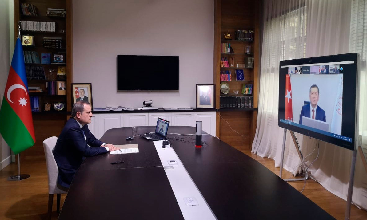 Təhsil naziri canlı proqramda uşaqları təbrik edib