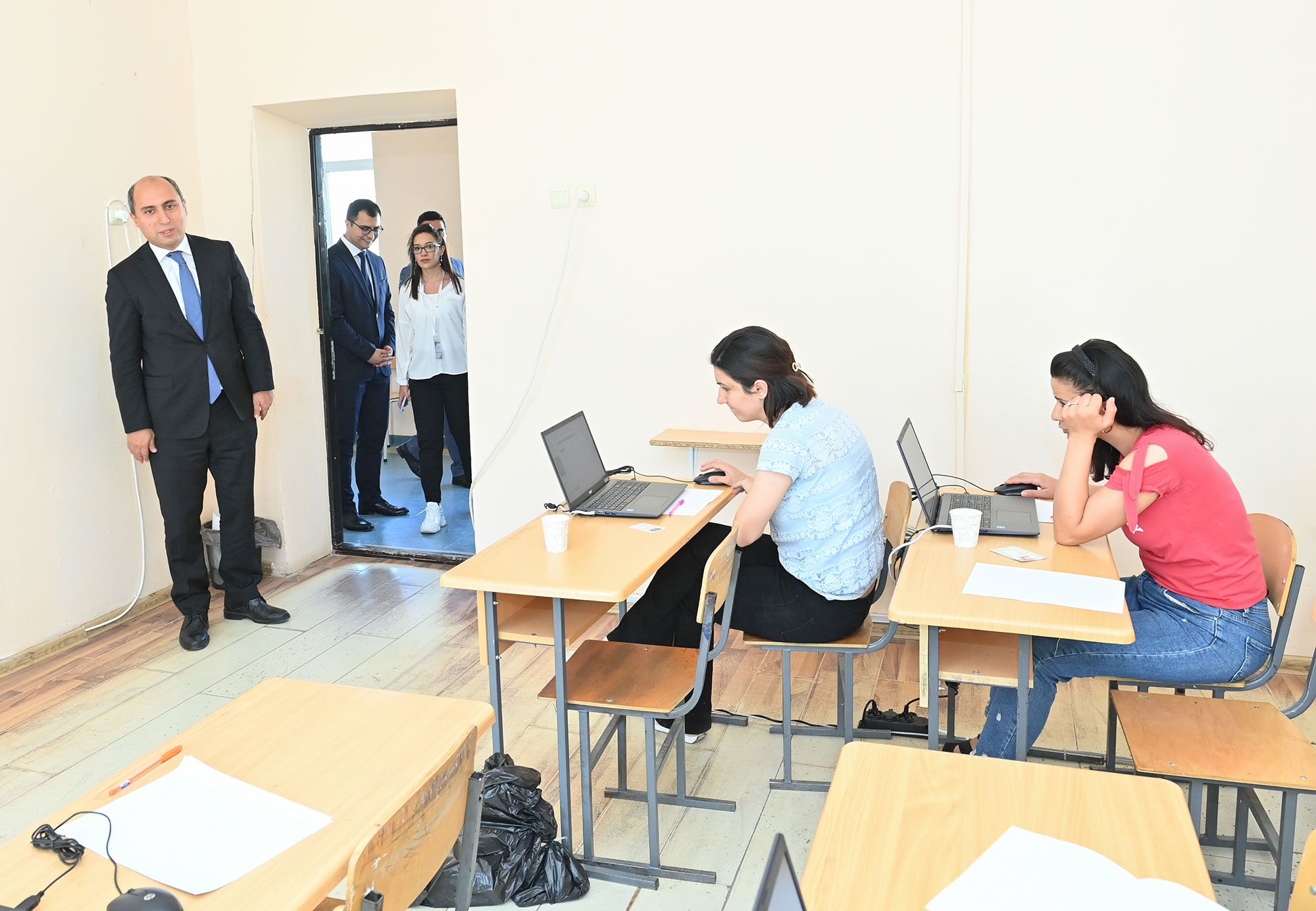 Elm və təhsil naziri Sumqayıtda məktəb direktorları ilə görüşüb