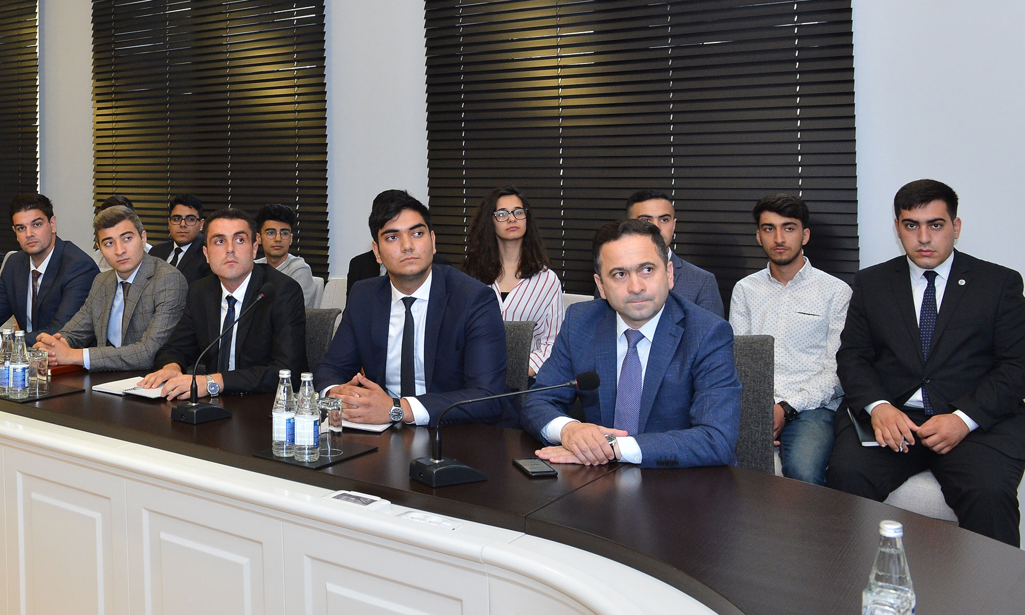 Təhsil naziri gənc liderlərlə görüşüb