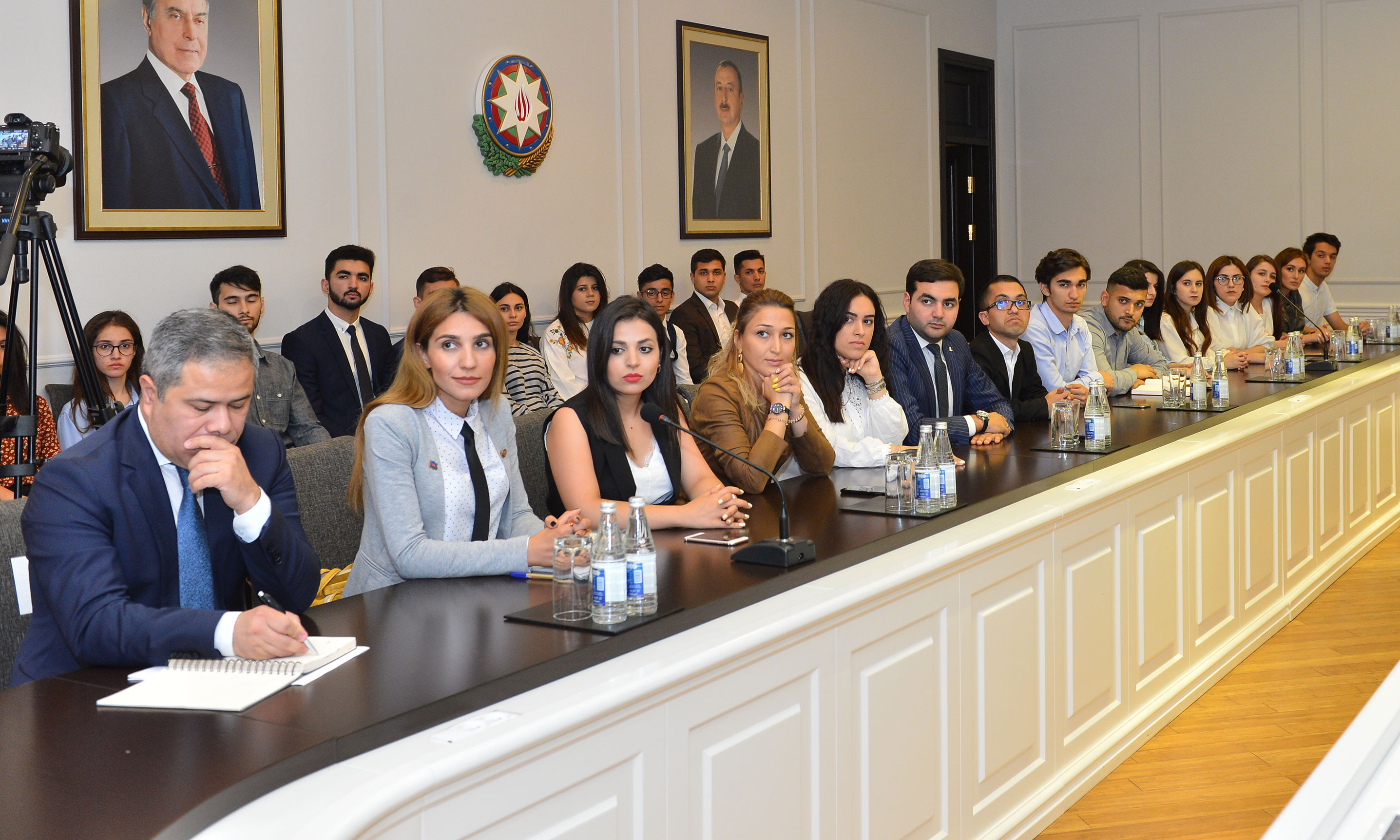 Təhsil naziri gənc liderlərlə görüşüb