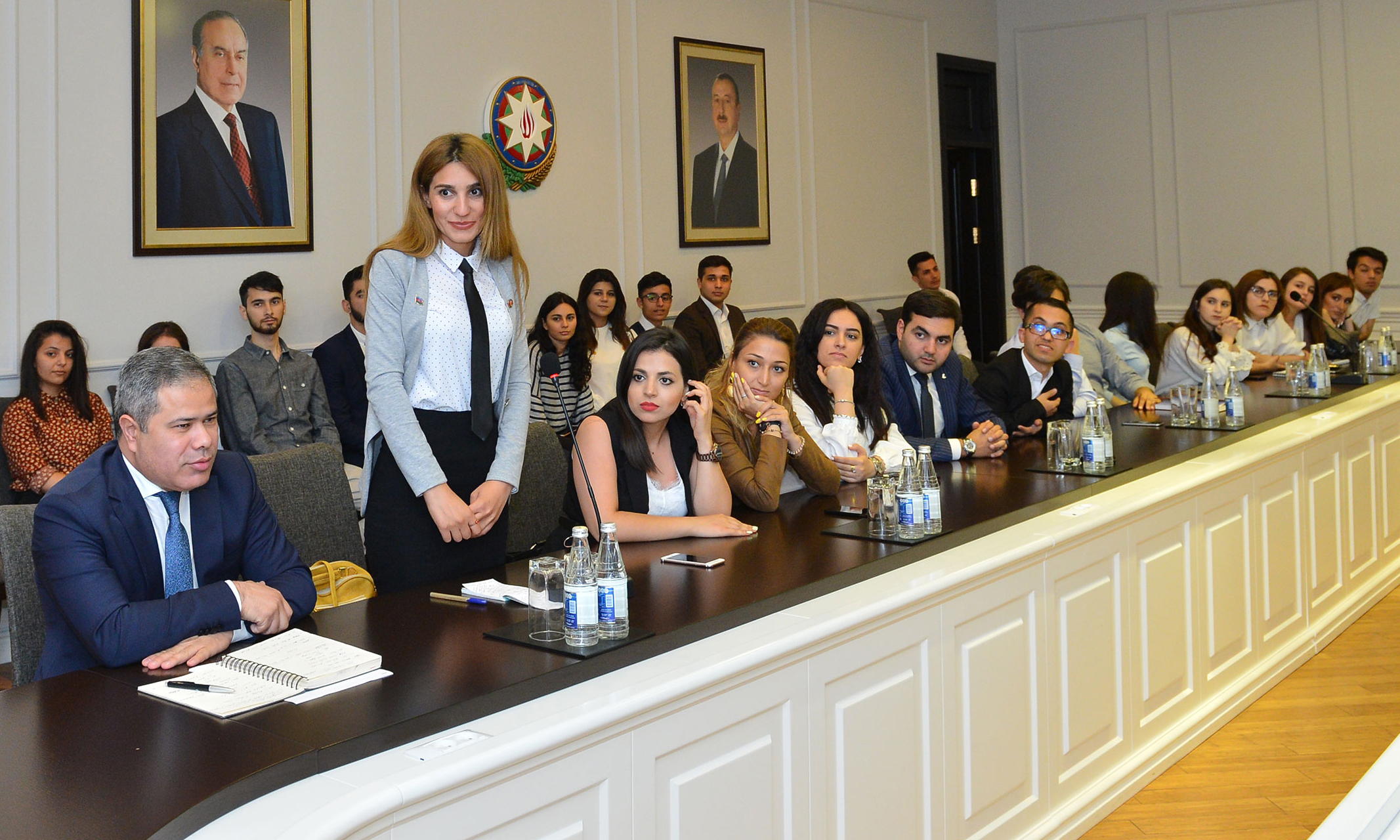 Təhsil naziri gənc liderlərlə görüşüb