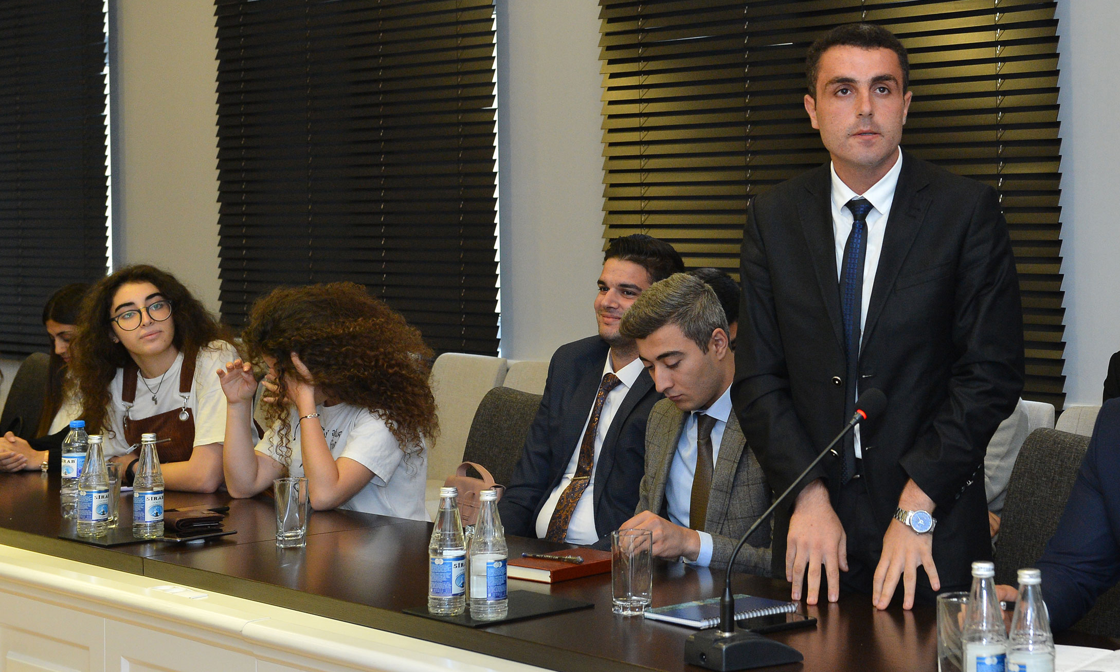 Təhsil naziri gənc liderlərlə görüşüb