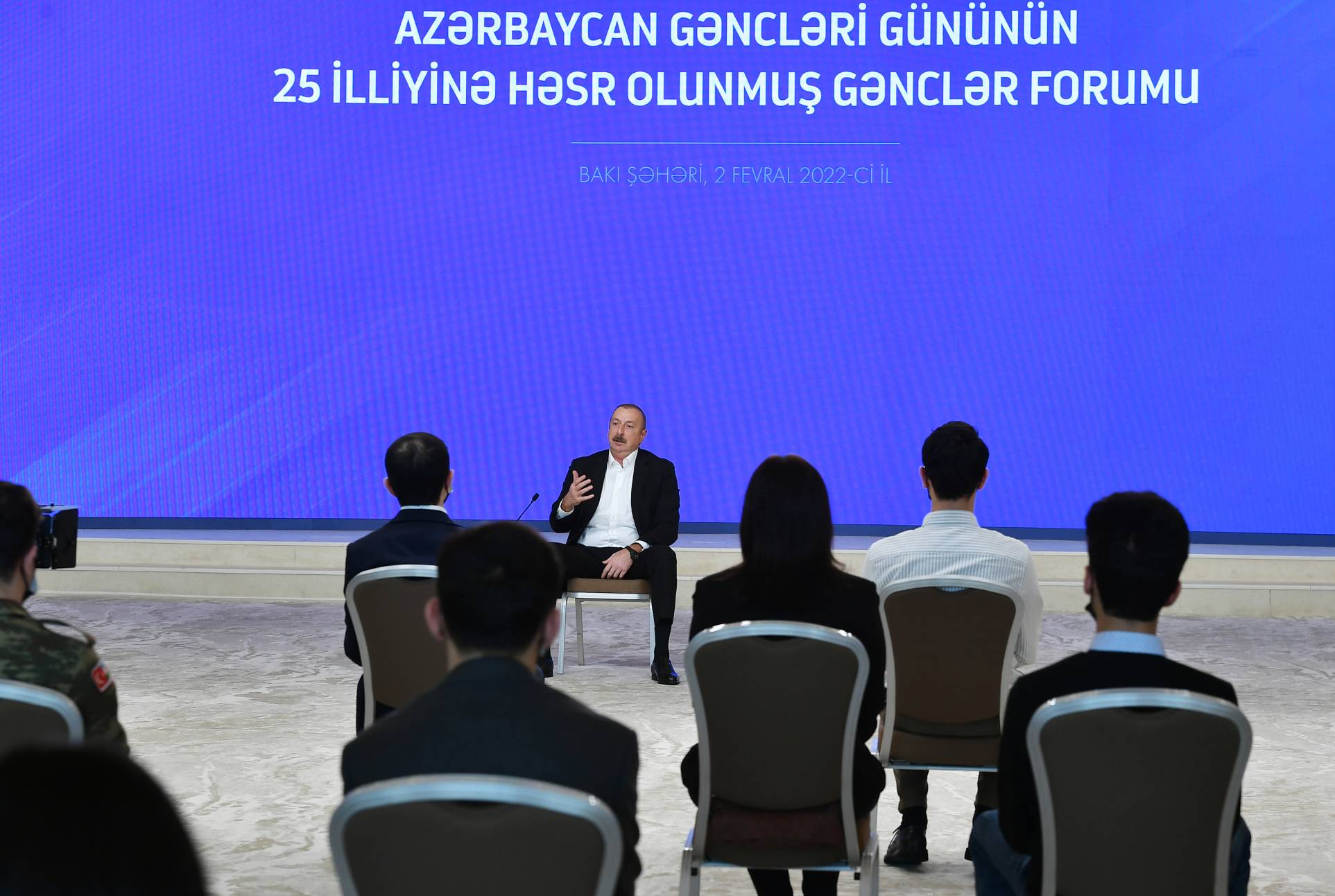 Prezident Azərbaycan Gəncləri Gününün 25 illiyinə həsr olunmuş Gənclər Forumunda iştirak edib
