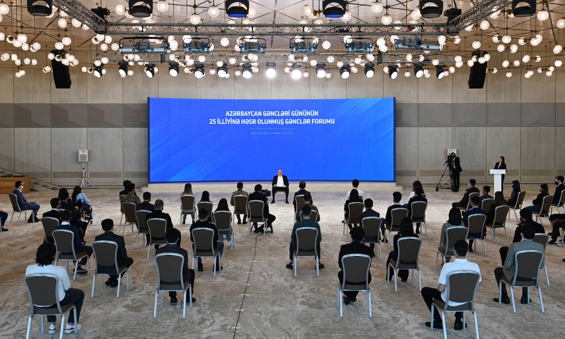 Prezident Azərbaycan Gəncləri Gününün 25 illiyinə həsr olunmuş Gənclər Forumunda iştirak edib