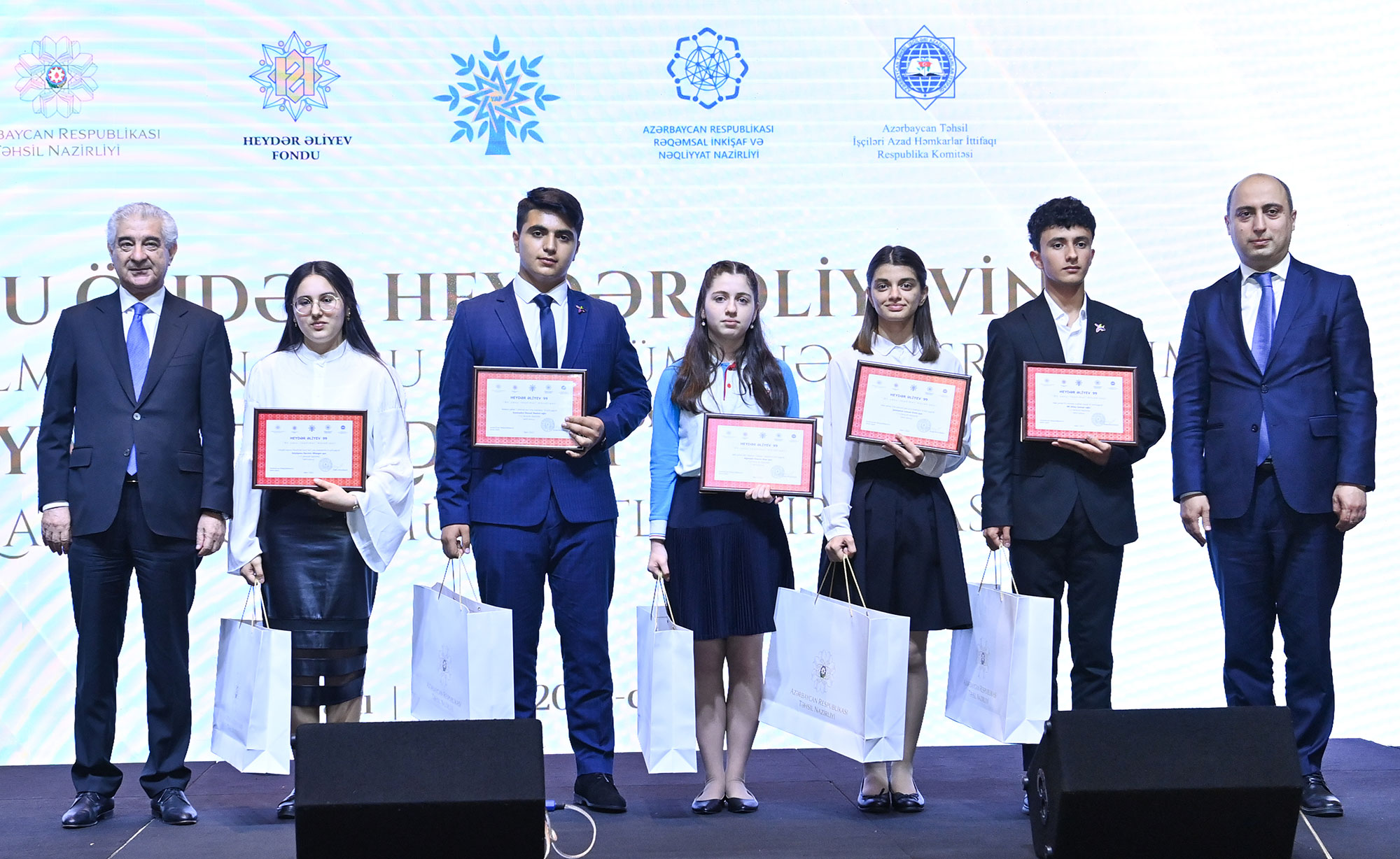 “Ən yaxşı təqdimat” müsabiqəsinin qalibləri mükafatlandırılıb