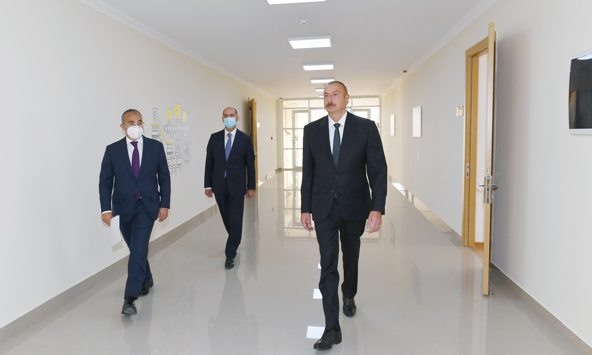 Prezident İlham Əliyev Sumqayıt Kimya Sənaye Parkının nəzdində Peşə Təhsil Mərkəzinin açılışda iştirak edib