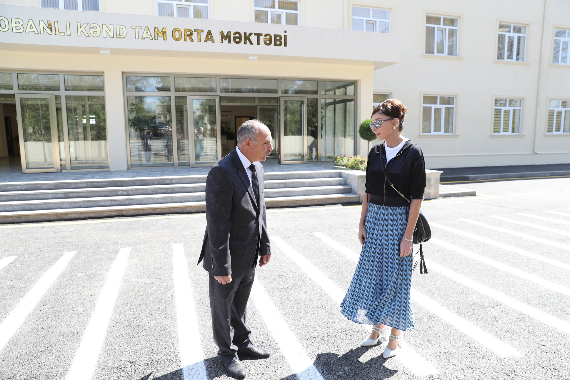 Birinci vitse-prezident Mehriban Əliyeva Şamaxıda Məlikçobanlı kənd tam orta məktəbinin açılışında iştirak edib