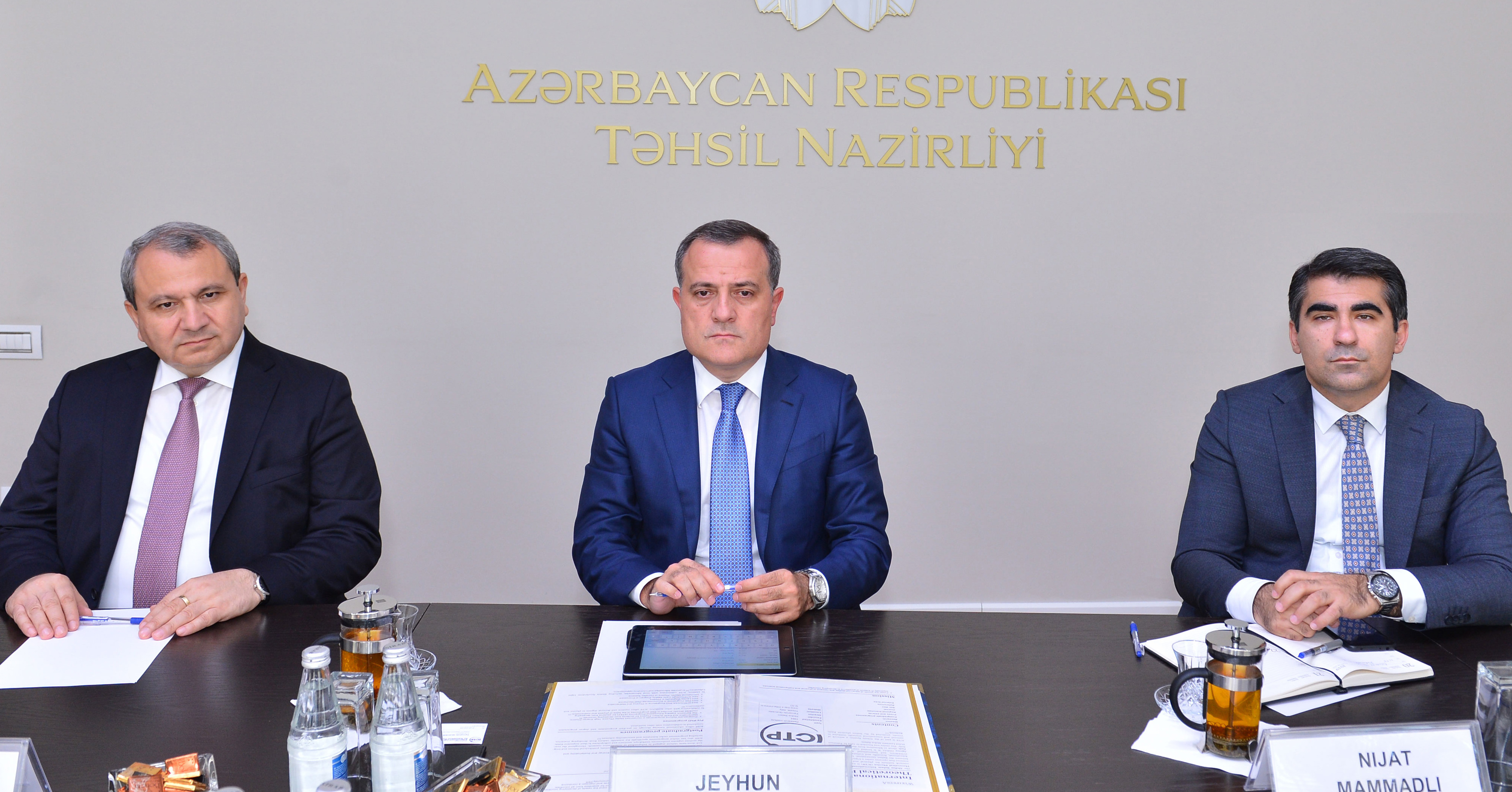 Təhsil naziri Ceyhun Bayramov Əbdus Salam Beynəlxalq Nəzəri Fizika Mərkəzinin direktoru ilə görüşüb