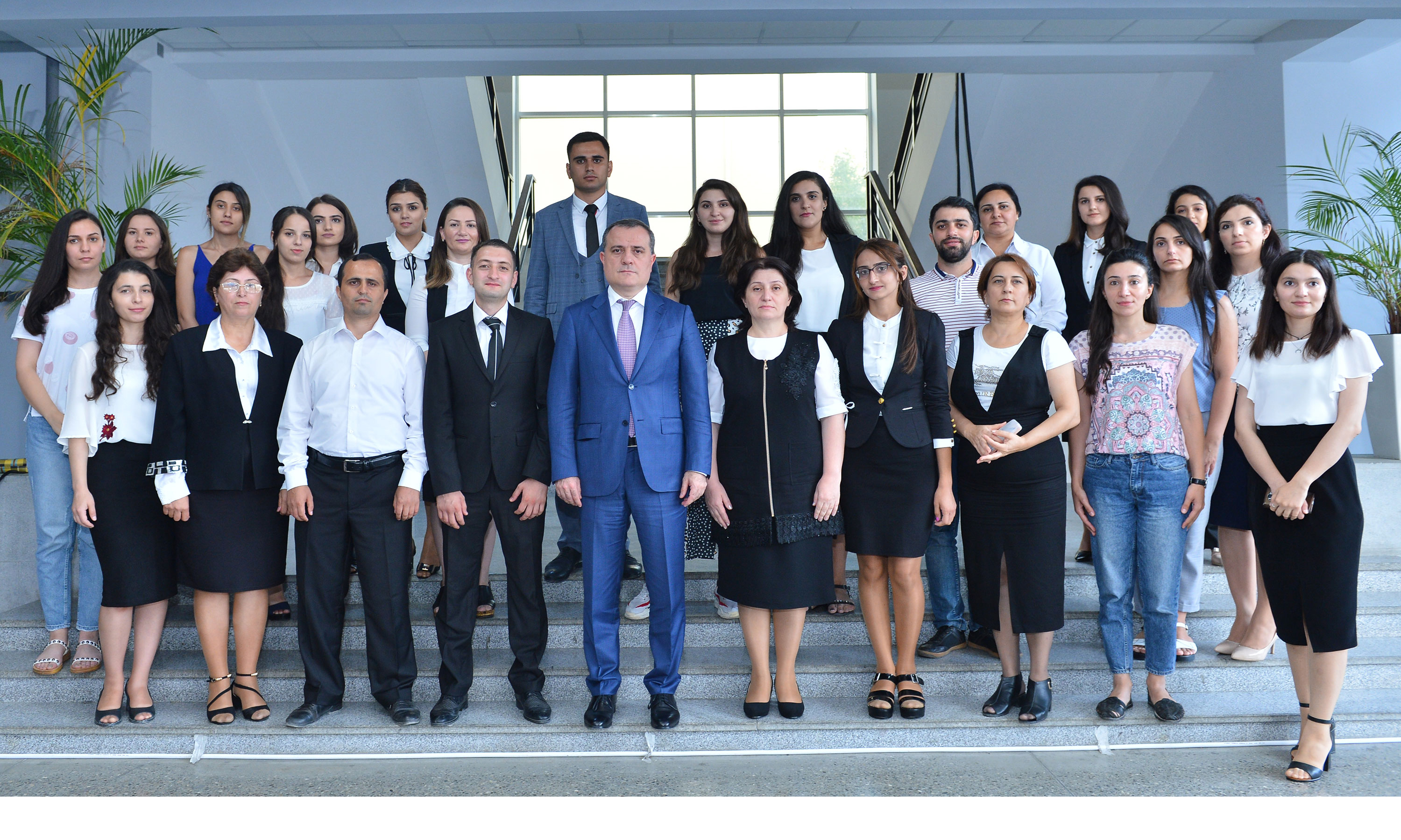 Təhsil naziri yüksək bal toplayan müəllimliyə namizədlərlə görüşüb
