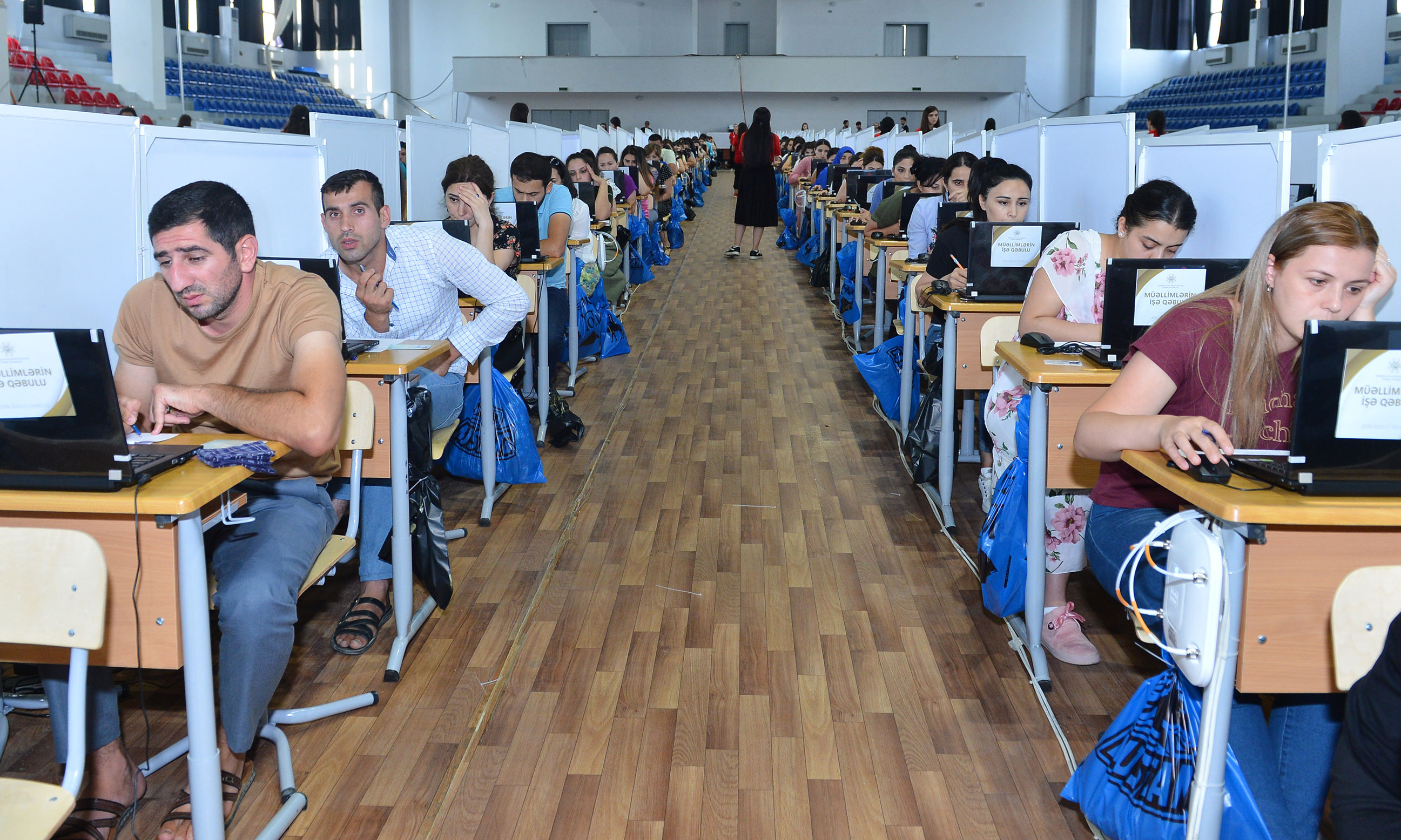 Təhsil naziri yüksək bal toplayan müəllimliyə namizədlərlə görüşüb