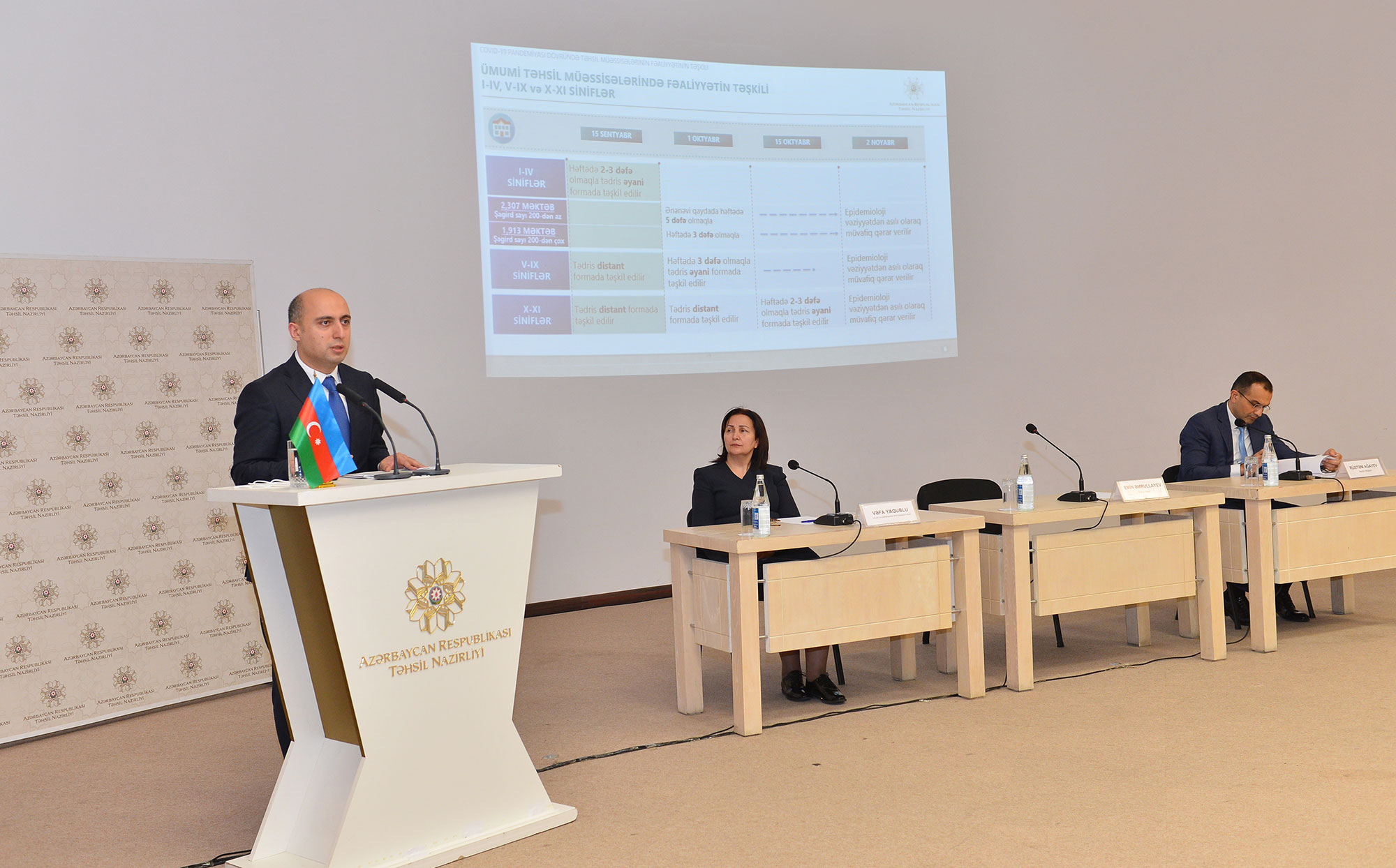 Tədrisin təşkili ilə bağlı yeni normalara dair brifinq