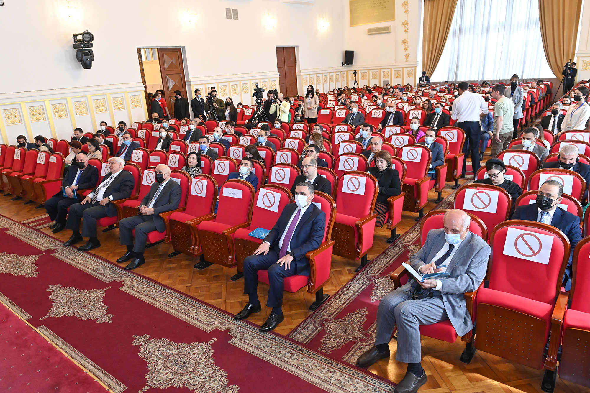 “Dünya standartları: XXI əsrin məktəbini necə qurmalı” kitabının təqdimatı olub