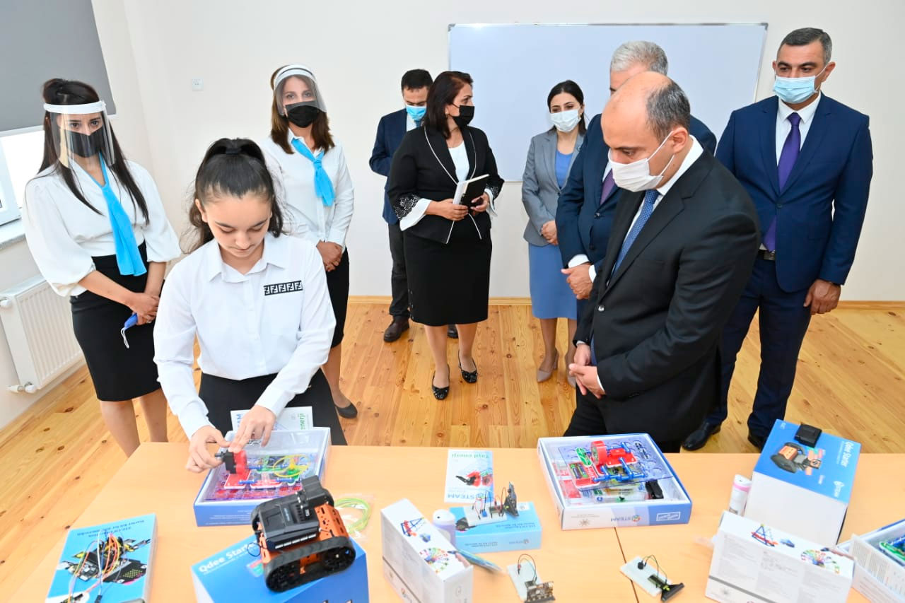 Nazir Samuxda məktəb açılışında iştirak edib