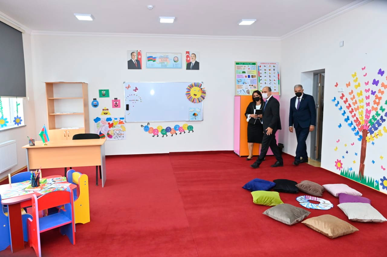 Nazir Samuxda məktəb açılışında iştirak edib