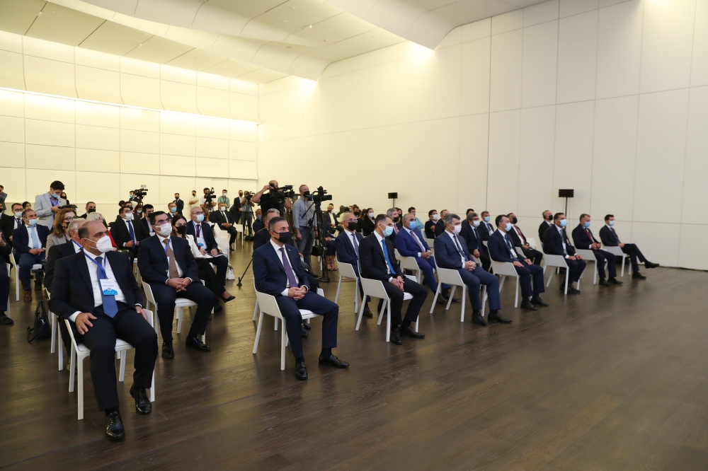 “Post COVID-19 və 4-cü sənaye inqilabı perspektivlərində təhsilin dizaynı” mövzusunda beynəlxalq konfrans keçirilib