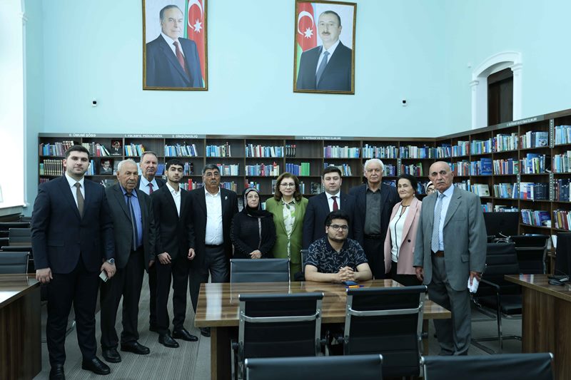 İqtisad Universitetinin məzunları 50 illik yubileylərini UNEC-də qeyd ediblər - FOTOLAR
