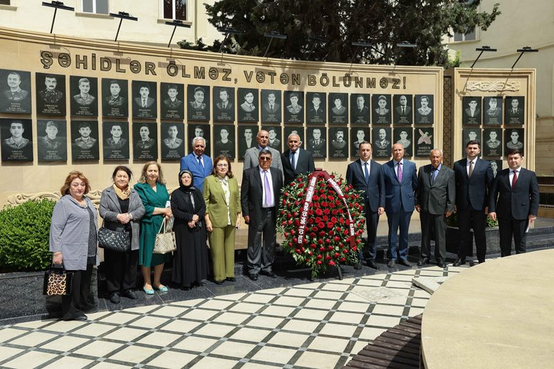 İqtisad Universitetinin məzunları 50 illik yubileylərini UNEC-də qeyd ediblər - FOTOLAR