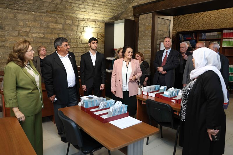 İqtisad Universitetinin məzunları 50 illik yubileylərini UNEC-də qeyd ediblər - FOTOLAR