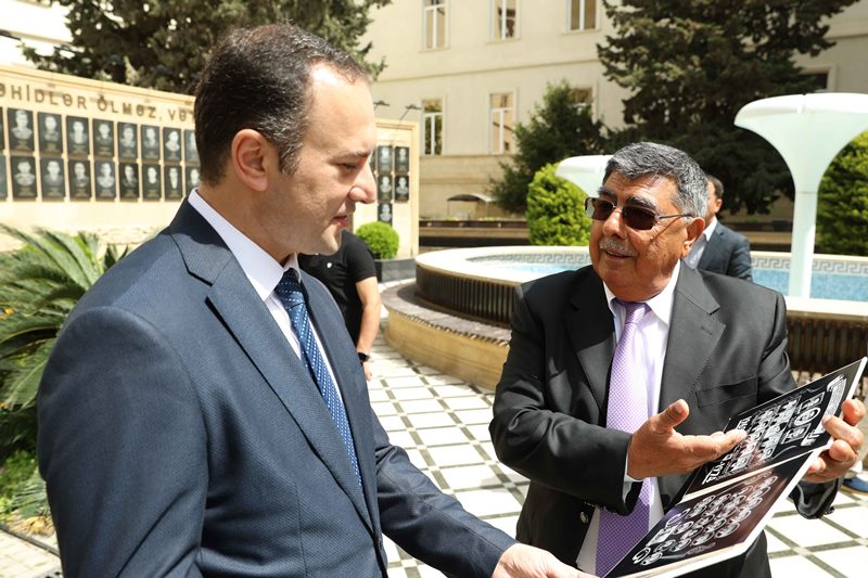 İqtisad Universitetinin məzunları 50 illik yubileylərini UNEC-də qeyd ediblər - FOTOLAR