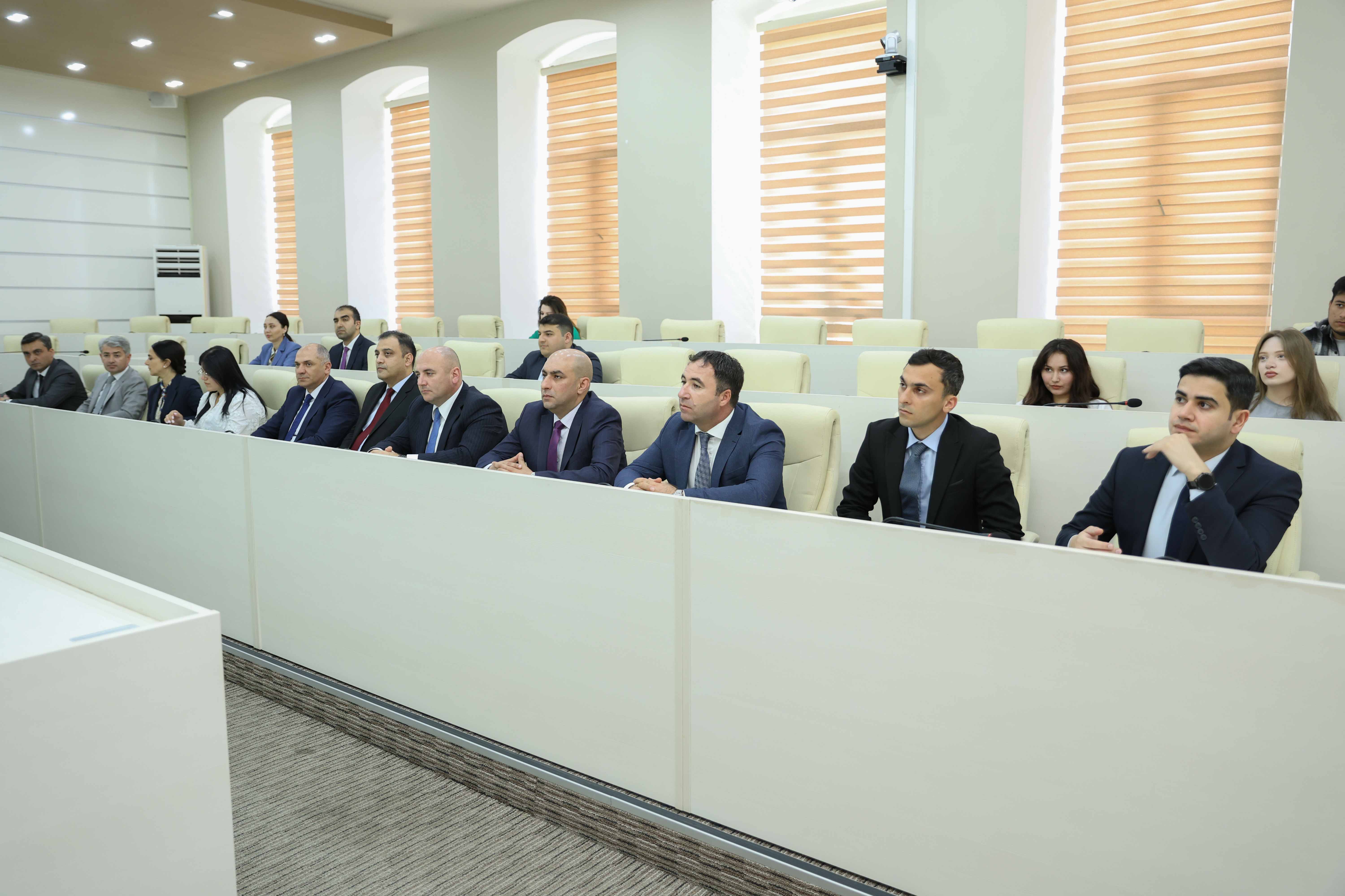 Ekologiya və Təbii Sərvətlər Nazirliyinin 13 əməkdaşı UNEC-in