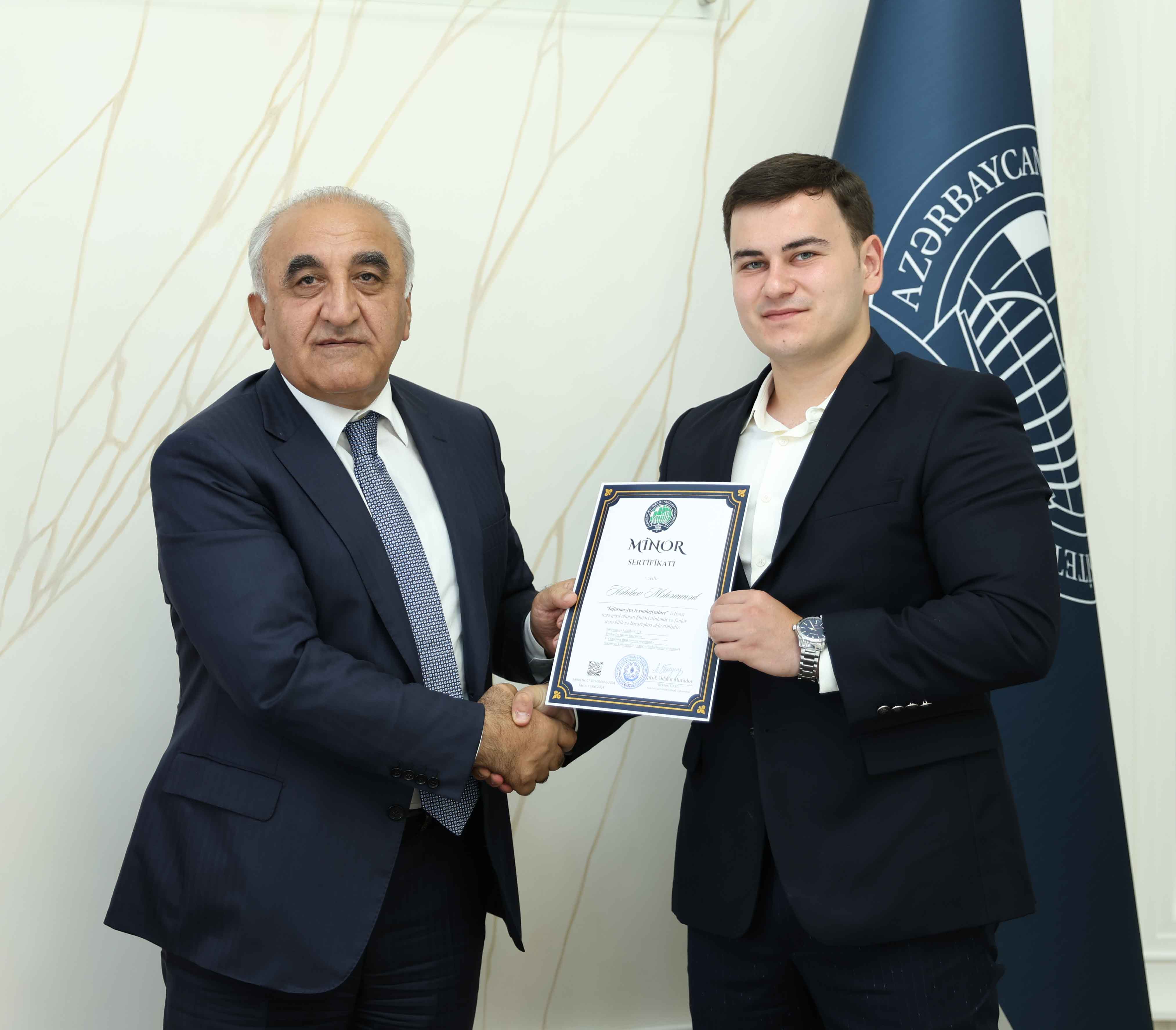 UNEC-in “Minor” proqramının ilk məzunlarına sertifikatlar təqdim olunub